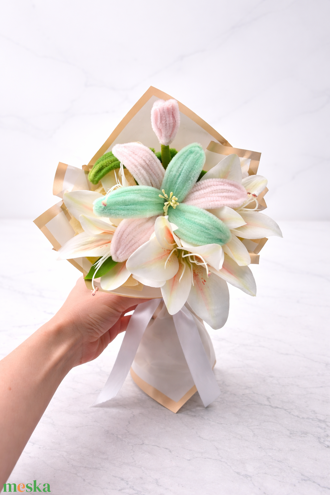 Zsenília virágos liliom csokor - kézműves örök csokor, ajándék  - otthon & életmód - virágdekoráció - virágok - virágcsokor - Meska.hu