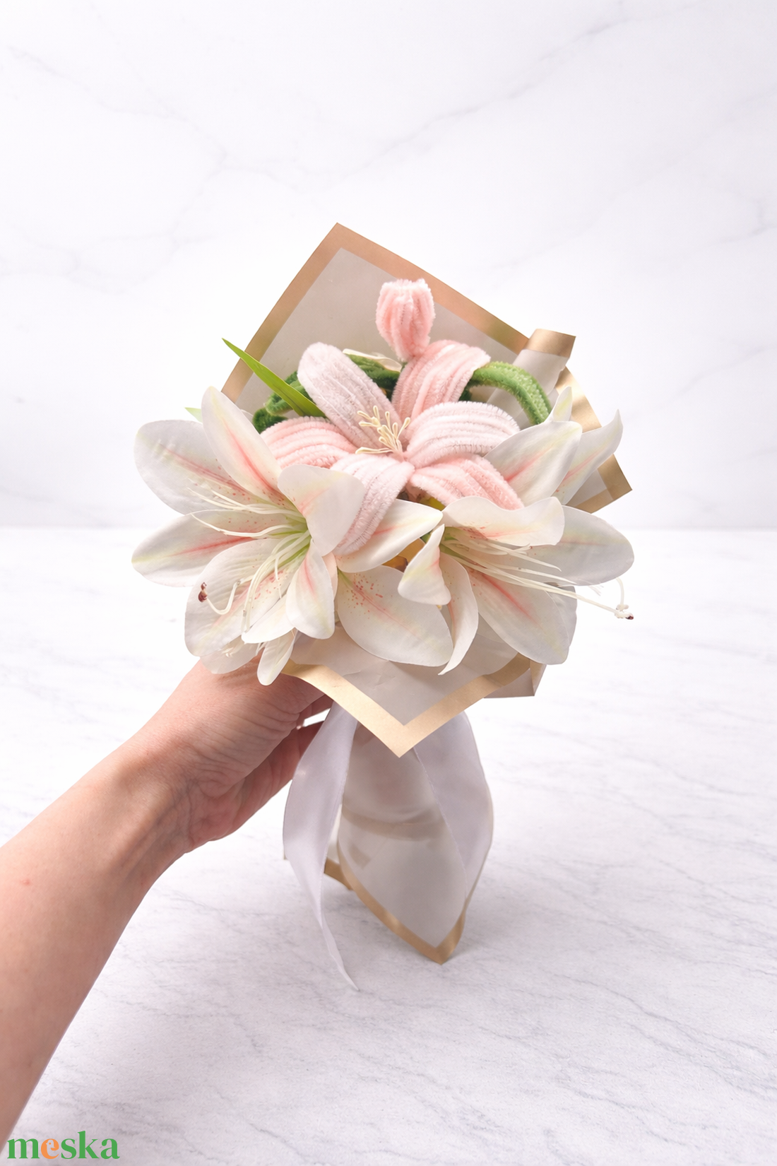 Zsenília virágos liliom csokor - kézműves örök csokor, ajándék  - otthon & életmód - virágdekoráció - virágok - virágcsokor - Meska.hu