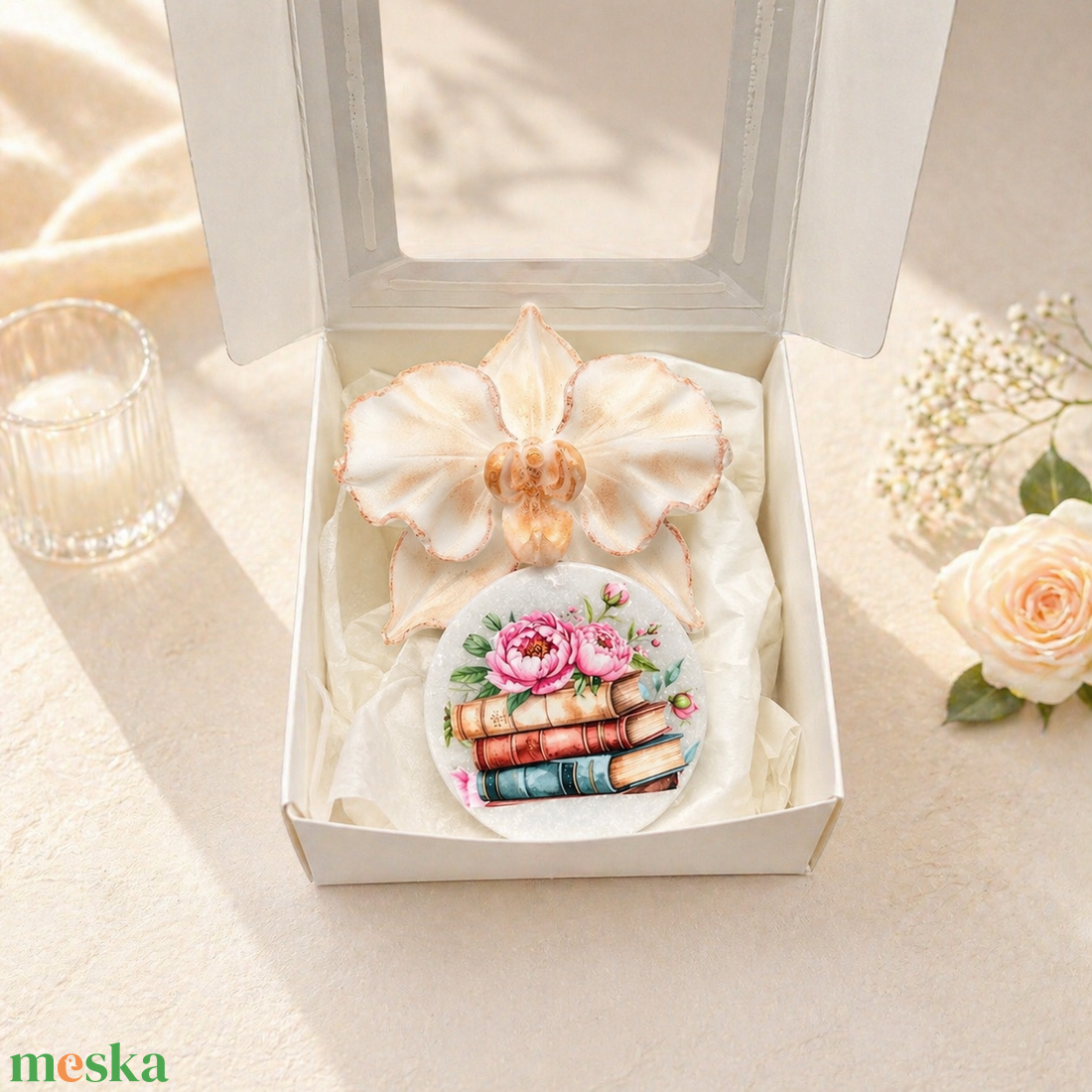 Pedagógusnapi ajándék � orchidea illatú szappan díszdobozban, könyves vagy ballagós hűtőmágnessel - szépségápolás - szappan & fürdés - kézműves szappan - Meska.hu