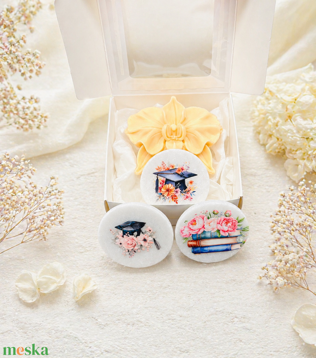 Pedagógusnapi ajándék � orchidea illatú szappan díszdobozban, könyves vagy ballagós hűtőmágnessel - szépségápolás - szappan & fürdés - kézműves szappan - Meska.hu