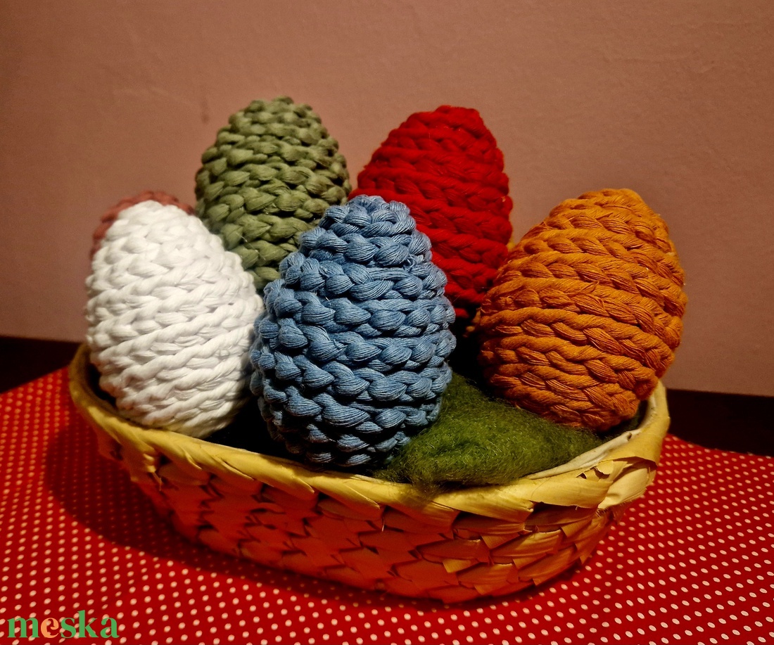 Horgolt húsvéti tojás - ünnepi díszek, dekorációk - húsvéti díszek és dekorációk - húsvéti asztaldíszek - Meska.hu