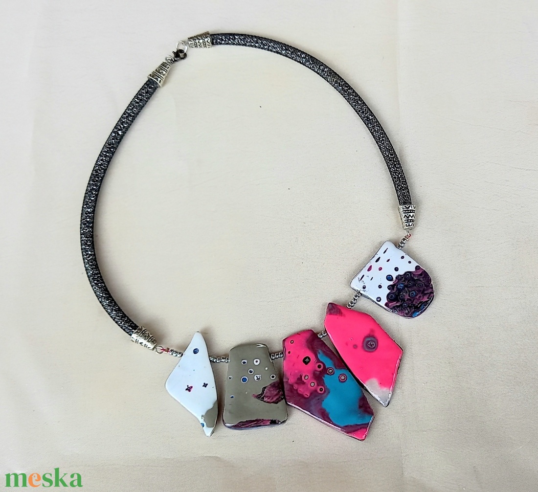 Szürreális kapcsolatok 2. verzió mokume gane polymer clay nyaklánc egyedi medálgyöngyökkel - ékszer - nyaklánc - medálos nyaklánc - Meska.hu Szürreális kapcsolatok 2. verzió mokume gane polymer clay nyaklánc egyedi medálgyöngyökkel - ékszer - nyaklánc - medálos nyaklánc - Meska.hu