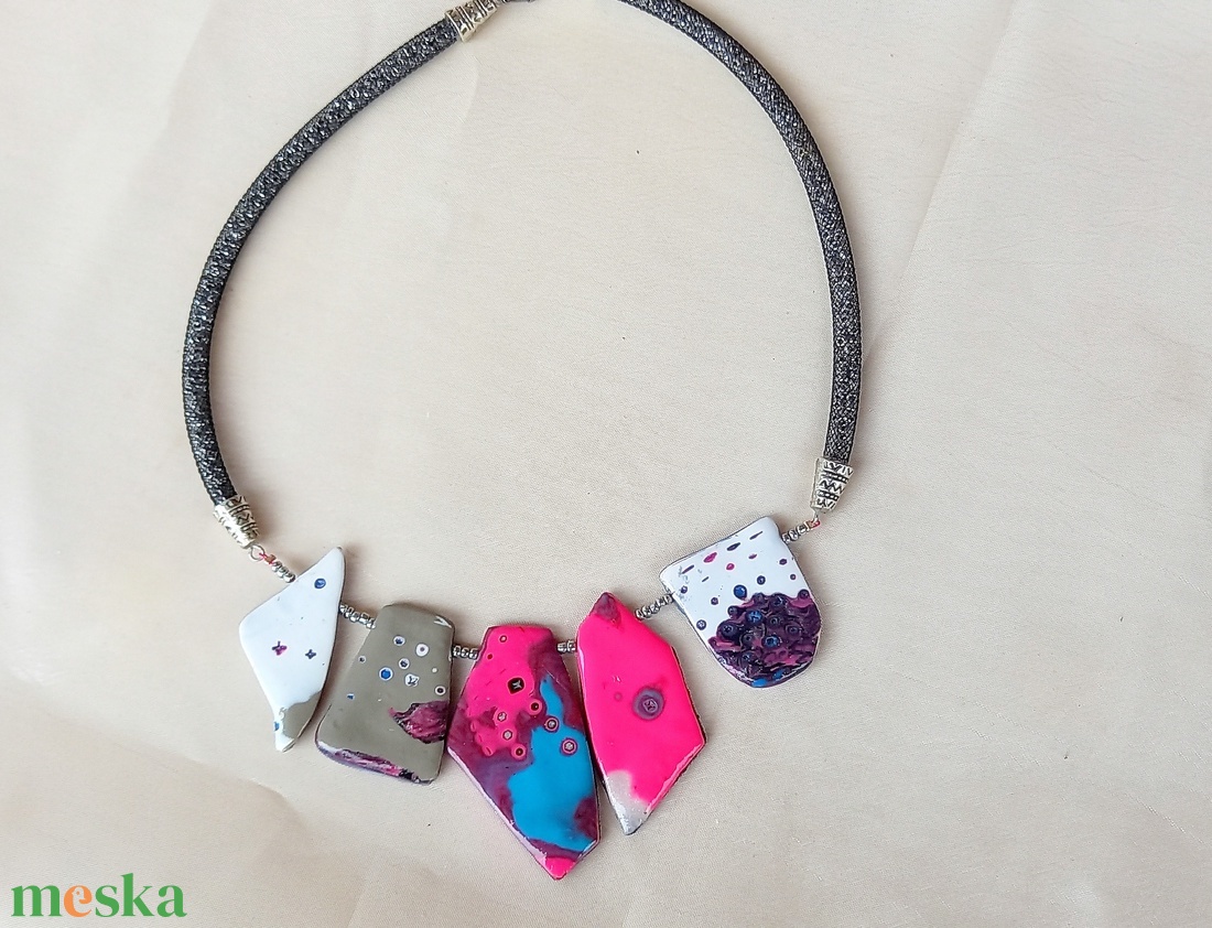 Szürreális kapcsolatok 2. verzió mokume gane polymer clay nyaklánc egyedi medálgyöngyökkel - ékszer - nyaklánc - medálos nyaklánc - Meska.hu Szürreális kapcsolatok 2. verzió mokume gane polymer clay nyaklánc egyedi medálgyöngyökkel - ékszer - nyaklánc - medálos nyaklánc - Meska.hu