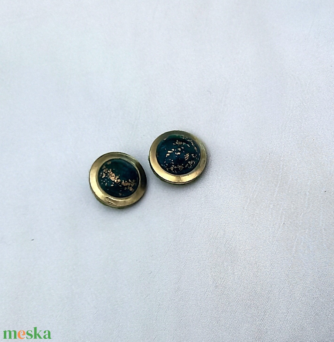 Zöld és arany réz foglalatos ékszergyurma klipsz 25 mm-es - ékszer - fülbevaló - klipsz - Meska.hu Zöld és arany réz foglalatos ékszergyurma klipsz 25 mm-es - ékszer - fülbevaló - klipsz - Meska.hu