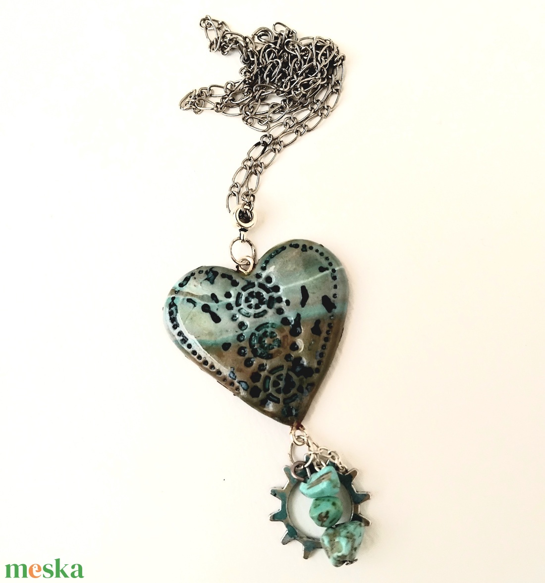 Tengerszem Valentin napi szív medál láncon, kézzel festett köszönőkártyával - ékszer - nyaklánc - medálos nyaklánc - Meska.hu