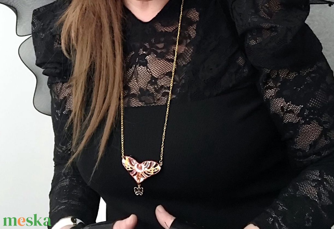 Tiffany Valentin szív Pillangó polymer medál extrahosszú láncon, pillangós fityegővel - ékszer - nyaklánc - medálos nyaklánc - Meska.hu Tiffany Valentin szív Pillangó polymer medál extrahosszú láncon, pillangós fityegővel - ékszer - nyaklánc - medálos nyaklánc - Meska.hu