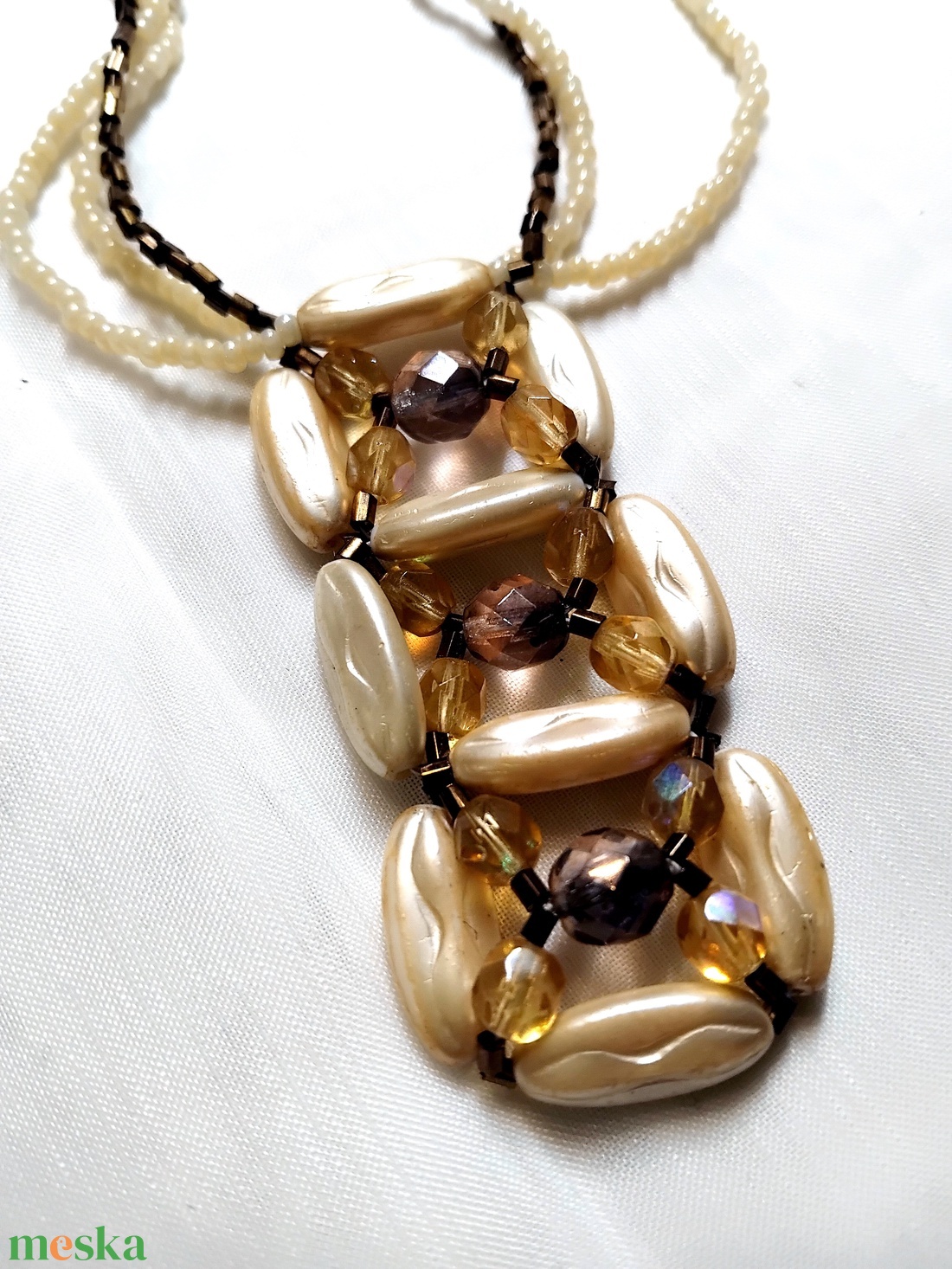 Pearl Lady nyaklánc gyöngyház formagyöngyökkel, hosszú - ékszer - nyaklánc - gyöngyös nyaklánc - Meska.hu Pearl Lady nyaklánc gyöngyház formagyöngyökkel, hosszú - ékszer - nyaklánc - gyöngyös nyaklánc - Meska.hu