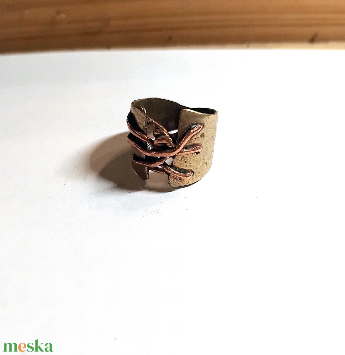 Fűzős gyűrű, sárgaréz-vörösréz, 16,5 mm belső átmérővel, 6-os méret - ékszer - gyűrű - fonódó gyűrű - Meska.hu