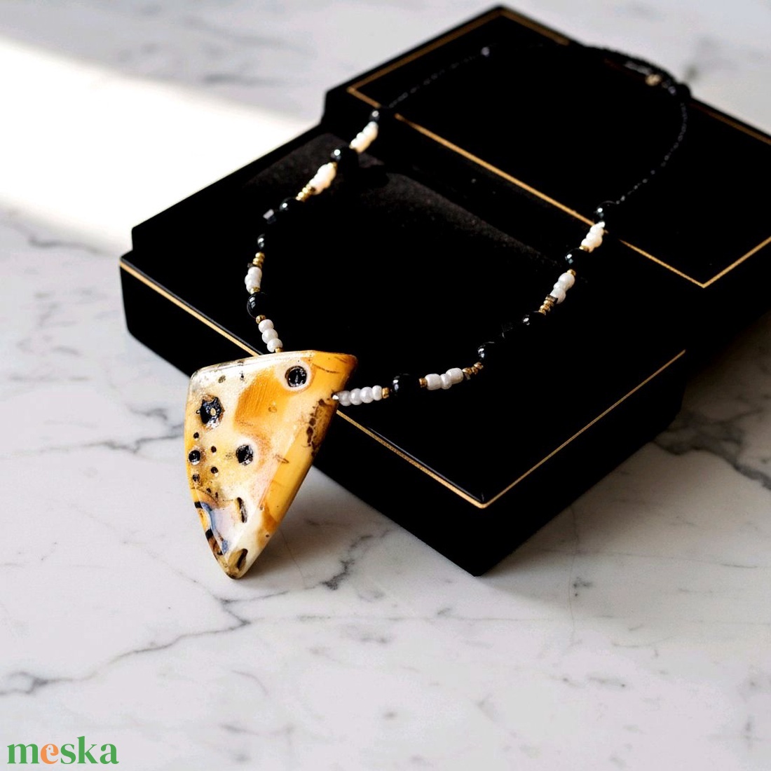 Arany pillanatok mokume gane polymer clay medálgyöngyös nyaklánc ónixgyöngyös láncon - ékszer - nyaklánc - medálos nyaklánc - Meska.hu