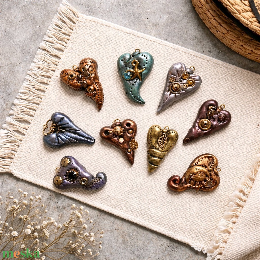 Valentin napi Steampunk medálok Bohém sorozat megrendelésre, lánccal vagy anélkül, 1 héten belül - ékszer - nyaklánc - medál - Meska.hu