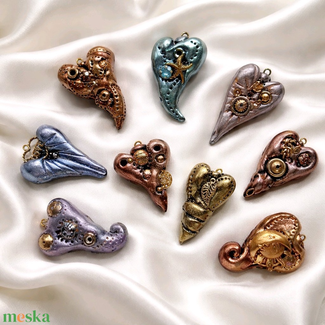 Valentin napi Steampunk medálok Bohém sorozat megrendelésre, lánccal vagy anélkül, 1 héten belül - ékszer - nyaklánc - medál - Meska.hu