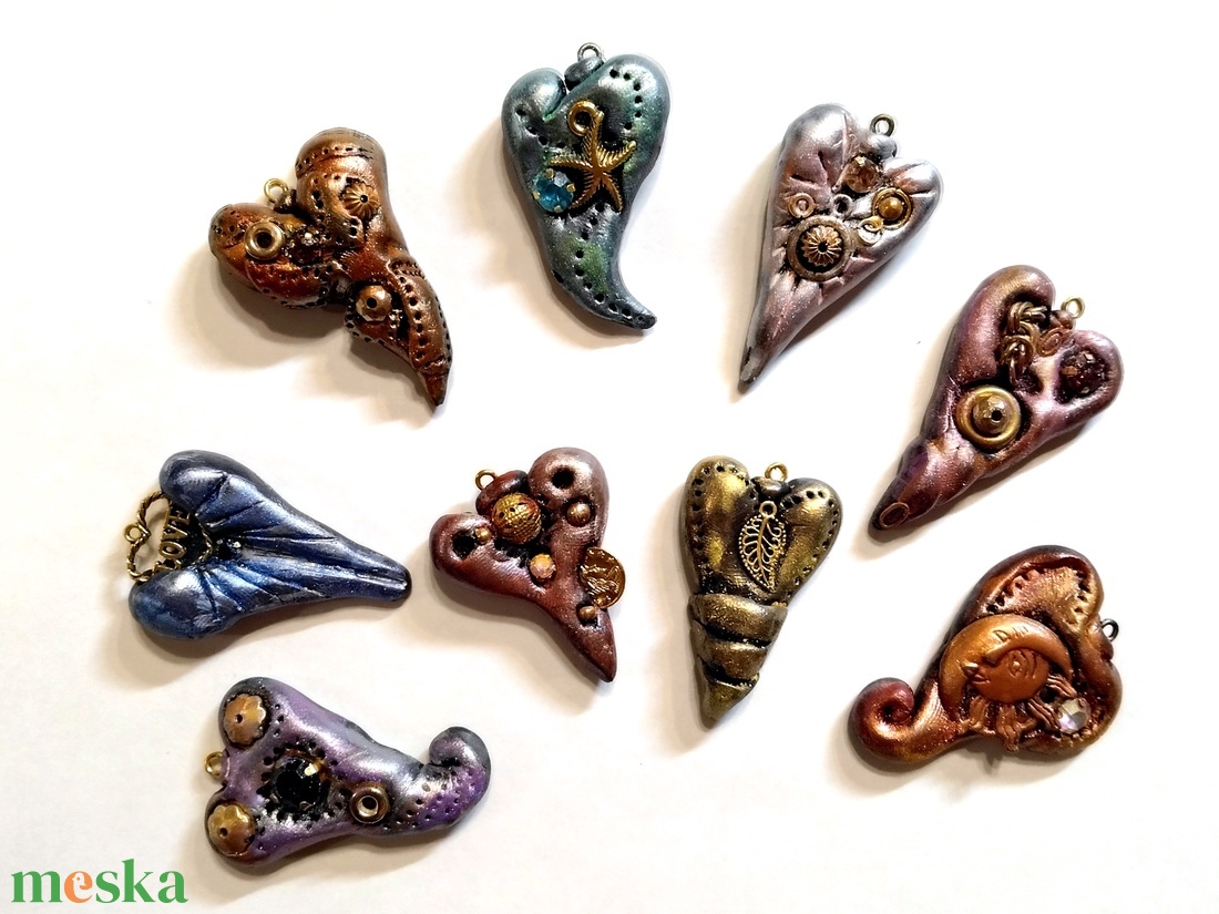 Valentin napi Steampunk medálok Bohém sorozat megrendelésre, lánccal vagy anélkül, 1 héten belül - ékszer - nyaklánc - medál - Meska.hu