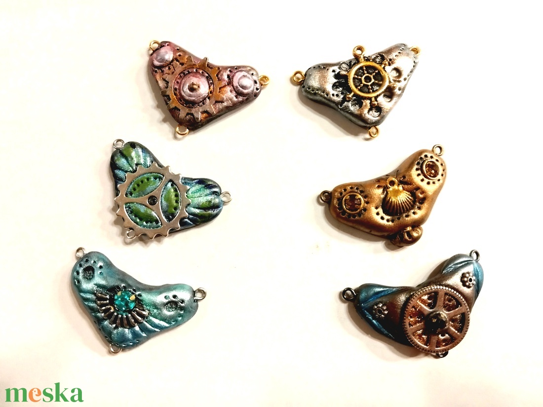 Valentin napi Steampunk medálok Dundi sorozat megrendelésre, lánccal, 1 héten belül - ékszer - nyaklánc - medálos nyaklánc - Meska.hu