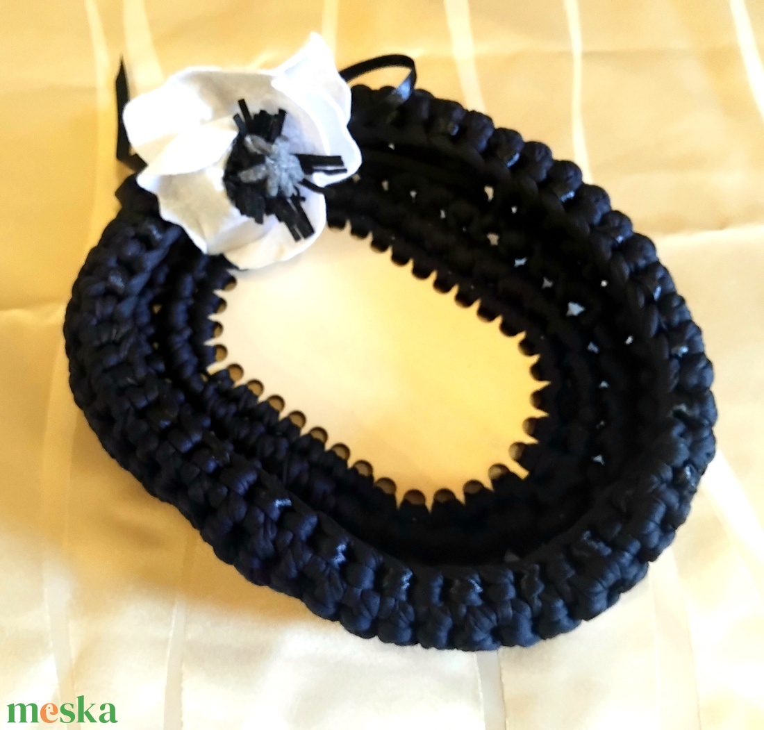 Tavaszváró kis kosárkák Pretty Woman horgolt kosárka húsvétra, tojásnak, csokitojásnak - ünnepi díszek, dekorációk - húsvéti díszek és dekorációk - húsvéti kosár - Meska.hu