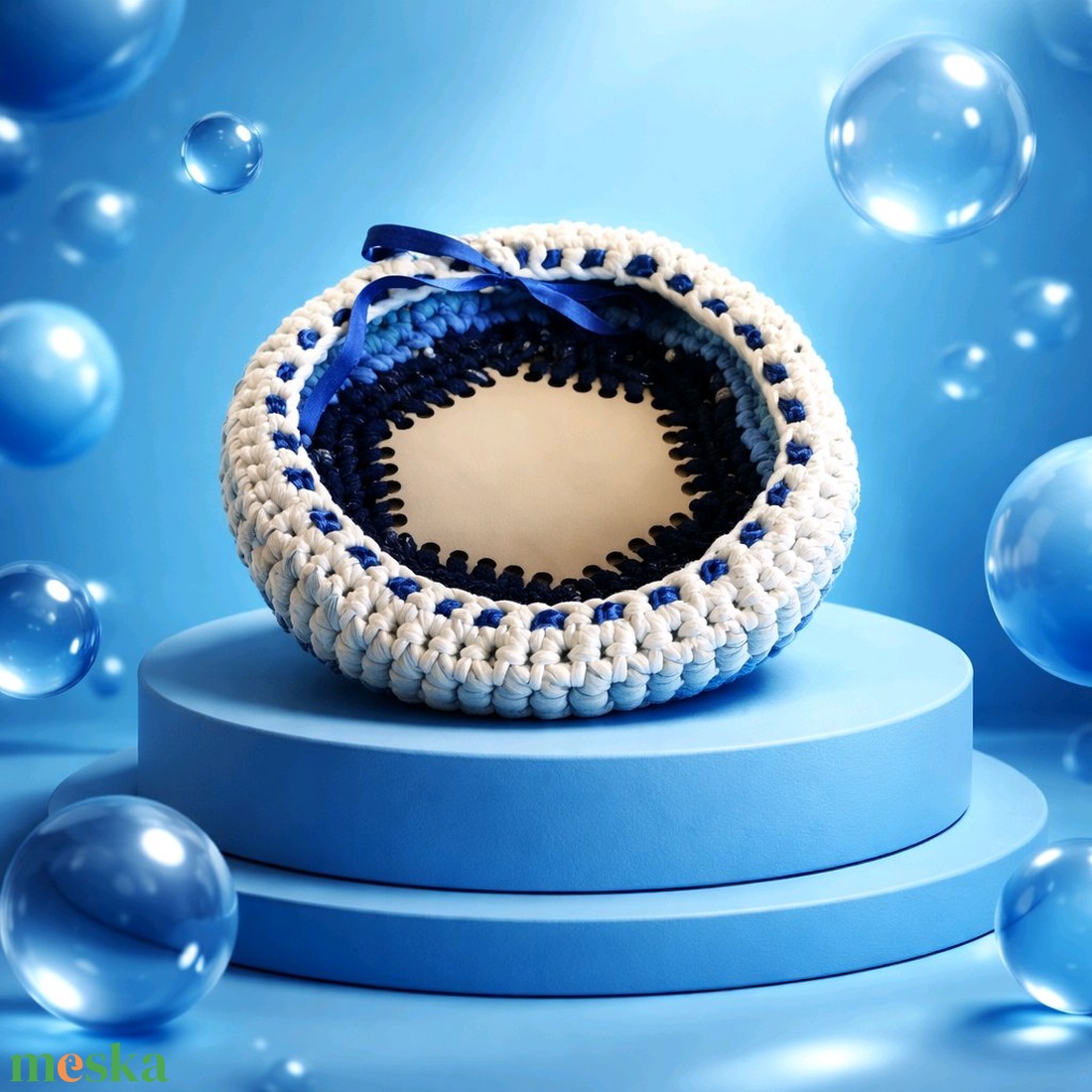 Tavaszváró kis kosárkák Blue Hexagon horgolt kosárka húsvétra, tojásnak, csokitojásnak - ünnepi díszek, dekorációk - húsvéti díszek és dekorációk - húsvéti kosár - Meska.hu