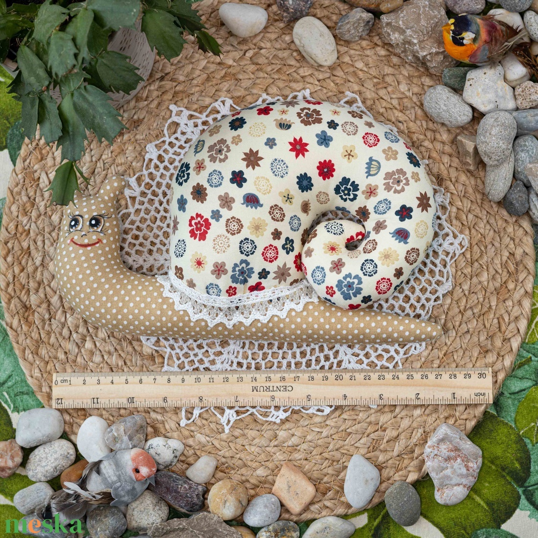 Virágmintás textil csiga  kézműves puha dekoráció és gyerekjáték, festett arccal, 28cm - játék & sport - plüssállat & játékfigura - csiga - Meska.hu
