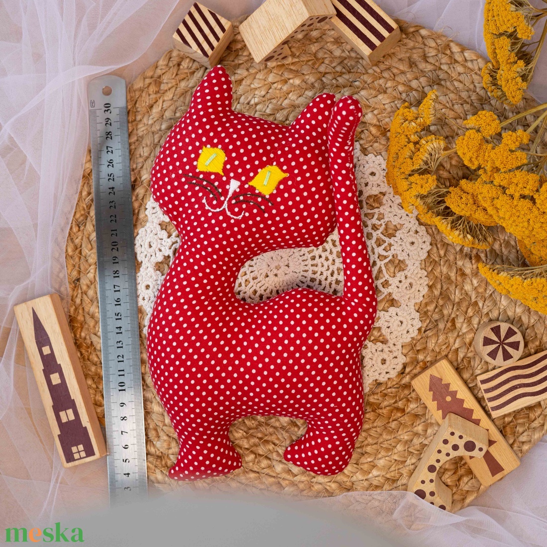 Pöttyös álló textil cica  kézműves puha gyerekjáték és dekoráció, hímzett arccal, 26cm - játék & sport - plüssállat & játékfigura - cica - Meska.hu