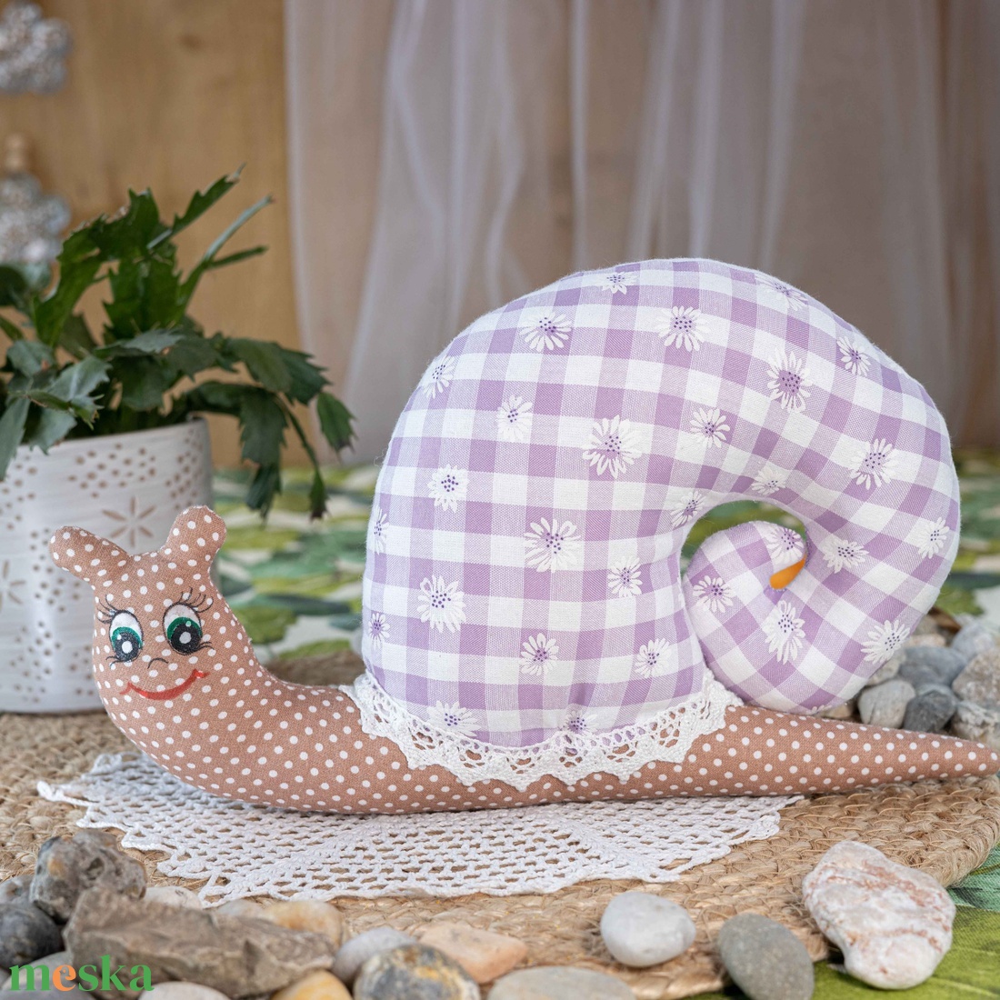 Kockás textil csiga  kézműves puha dekoráció és gyerekjáték, festett arccal, 28cm - játék & sport - plüssállat & játékfigura - csiga - Meska.hu