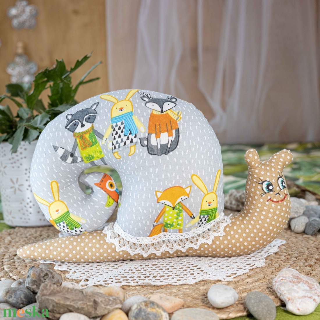 Állat figurás textil csiga  kézműves puha dekoráció és gyerekjáték, festett arccal, 28cm - játék & sport - plüssállat & játékfigura - csiga - Meska.hu
