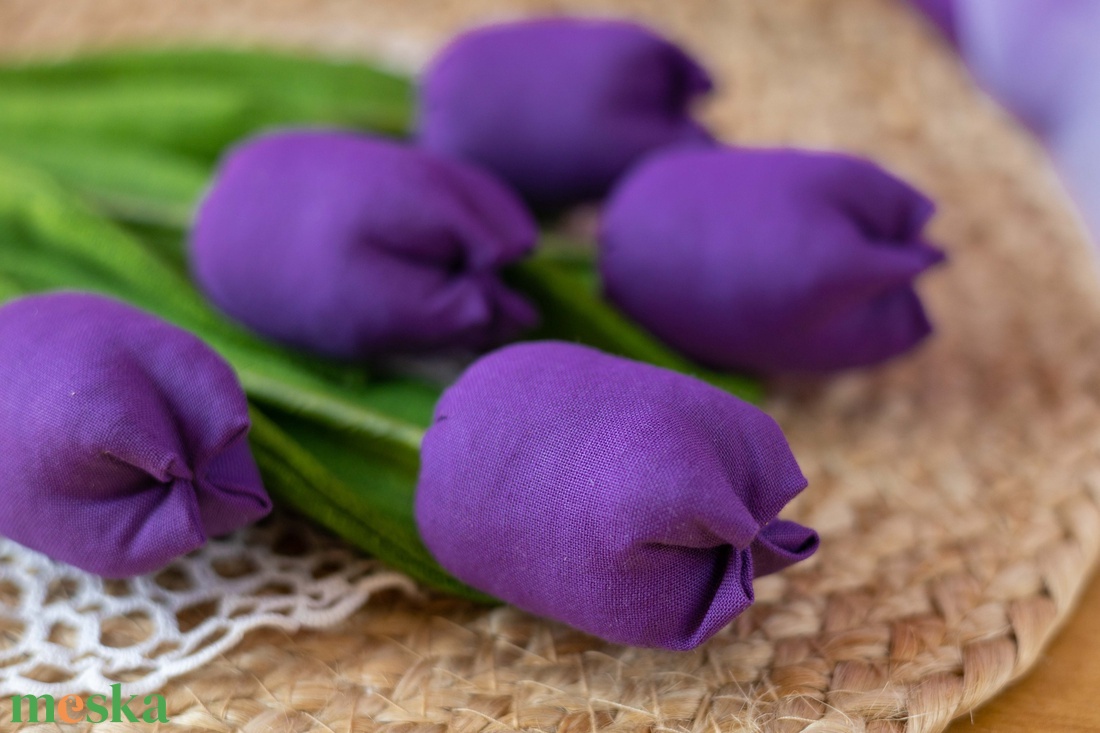 Textil tulipáncsokor  5 szál kézzel készült pamutvászon virág, tartós lakásdekoráció és ajándék - otthon & életmód - dekoráció - virágdísz és tartó - csokor & virágdísz - Meska.hu