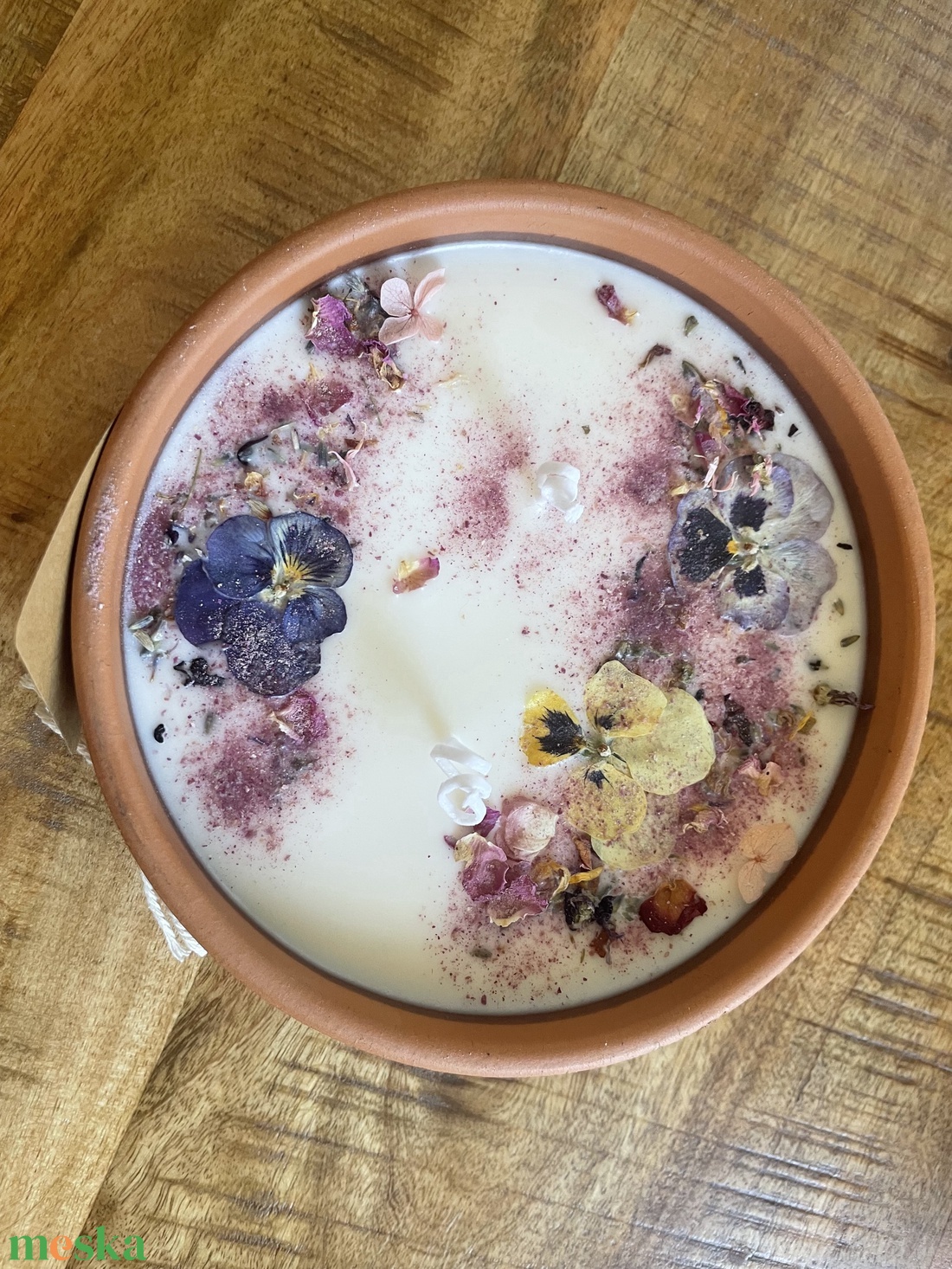 Asztali gyertya virágdíszítéssel - otthon & életmód - gyertya, illat, aroma - gyertya - Meska.hu