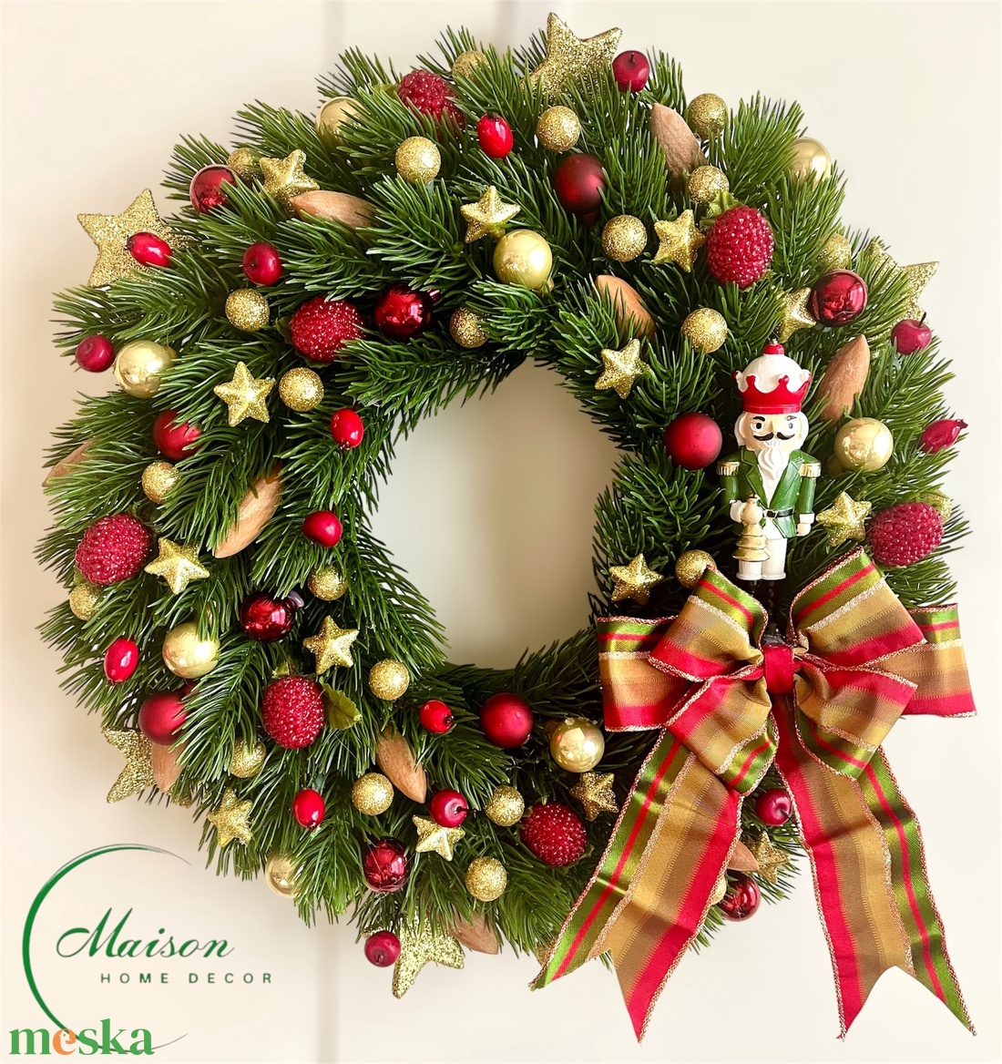 Diótörővel díszített ajtódísz, kopogtató - karácsony - karácsonyi lakásdekoráció - karácsonyi ajtódíszek - Meska.hu