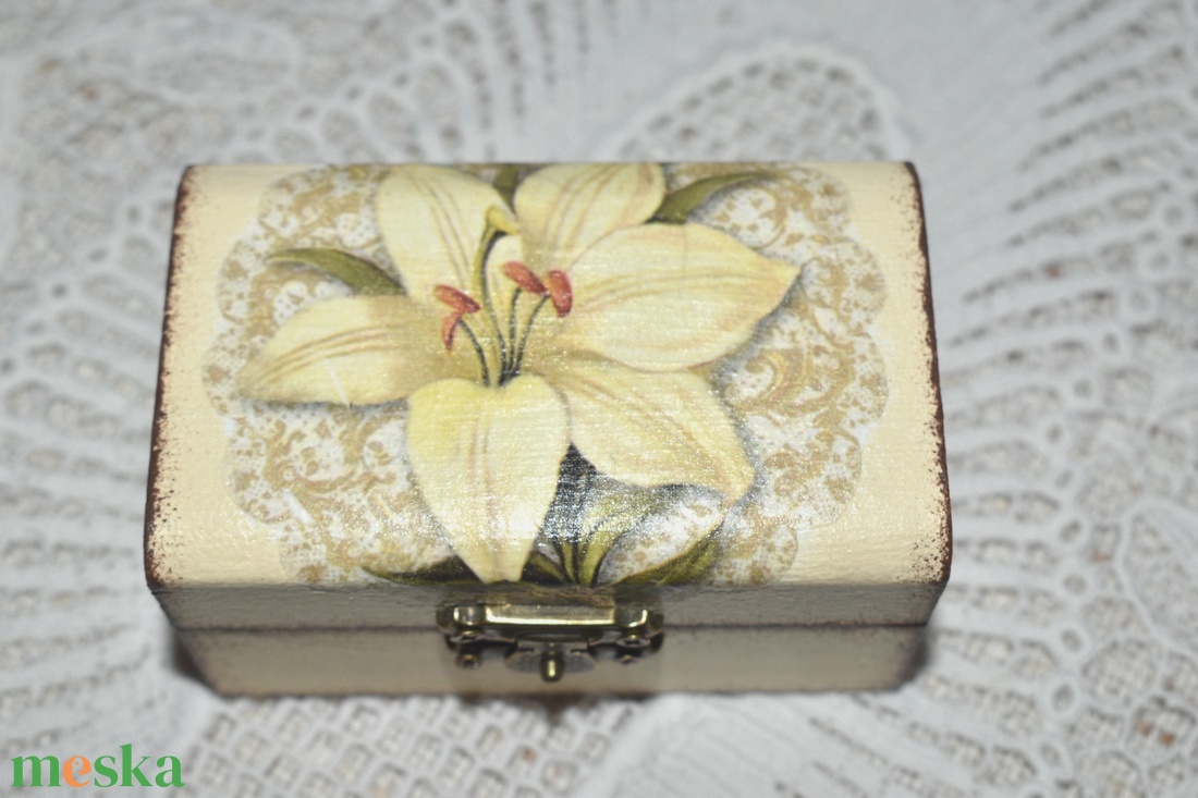 Elegáns vintage ékszeres doboz - ékszer - ékszertartó - ékszerdoboz - Meska.hu Elegáns vintage ékszeres doboz - ékszer - ékszertartó - ékszerdoboz - Meska.hu