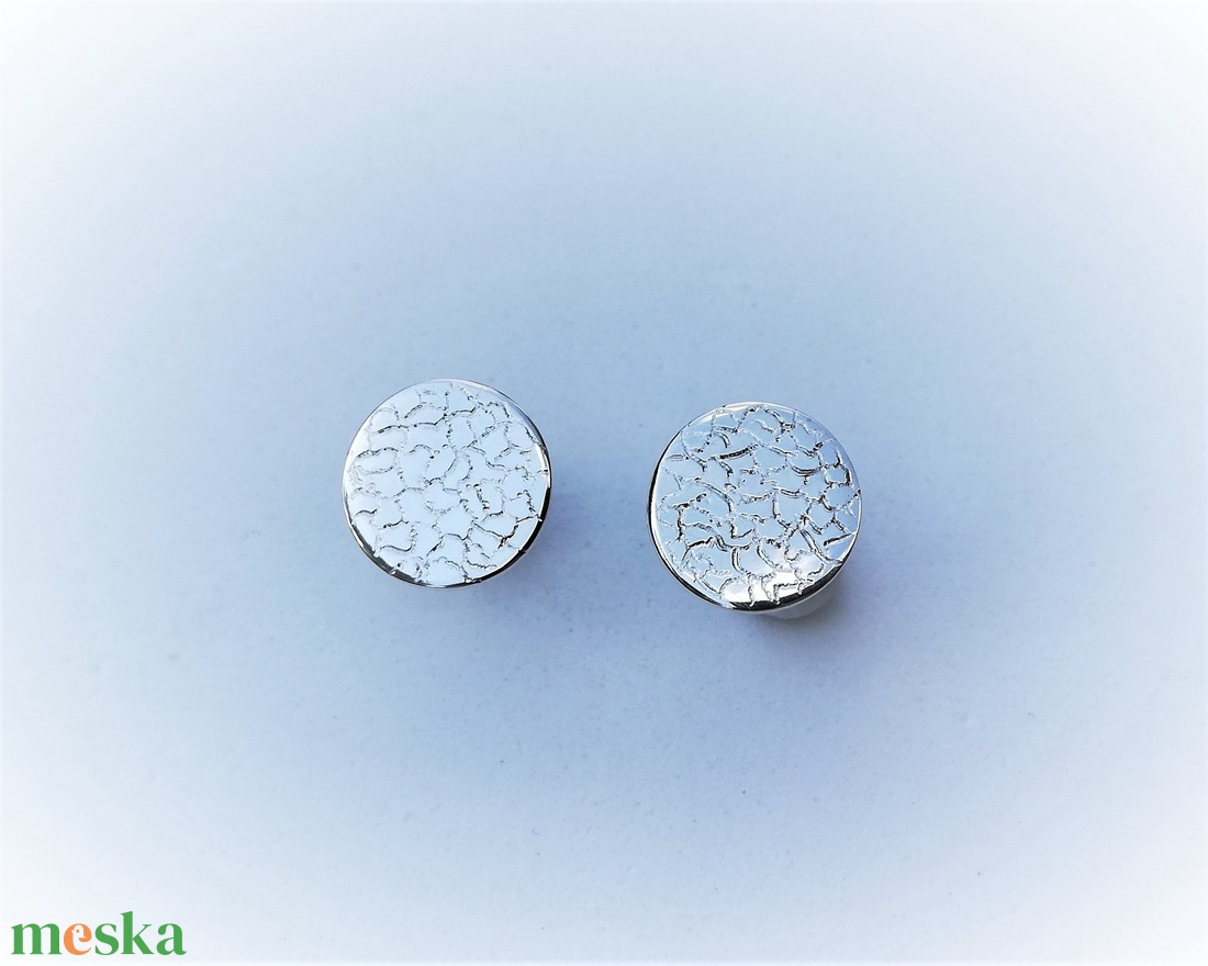 Kacskaringós mintájú, ezüst bedugós fülbevaló - ékszer - fülbevaló - pötty fülbevaló - Meska.hu Kacskaringós mintájú, ezüst bedugós fülbevaló - ékszer - fülbevaló - pötty fülbevaló - Meska.hu