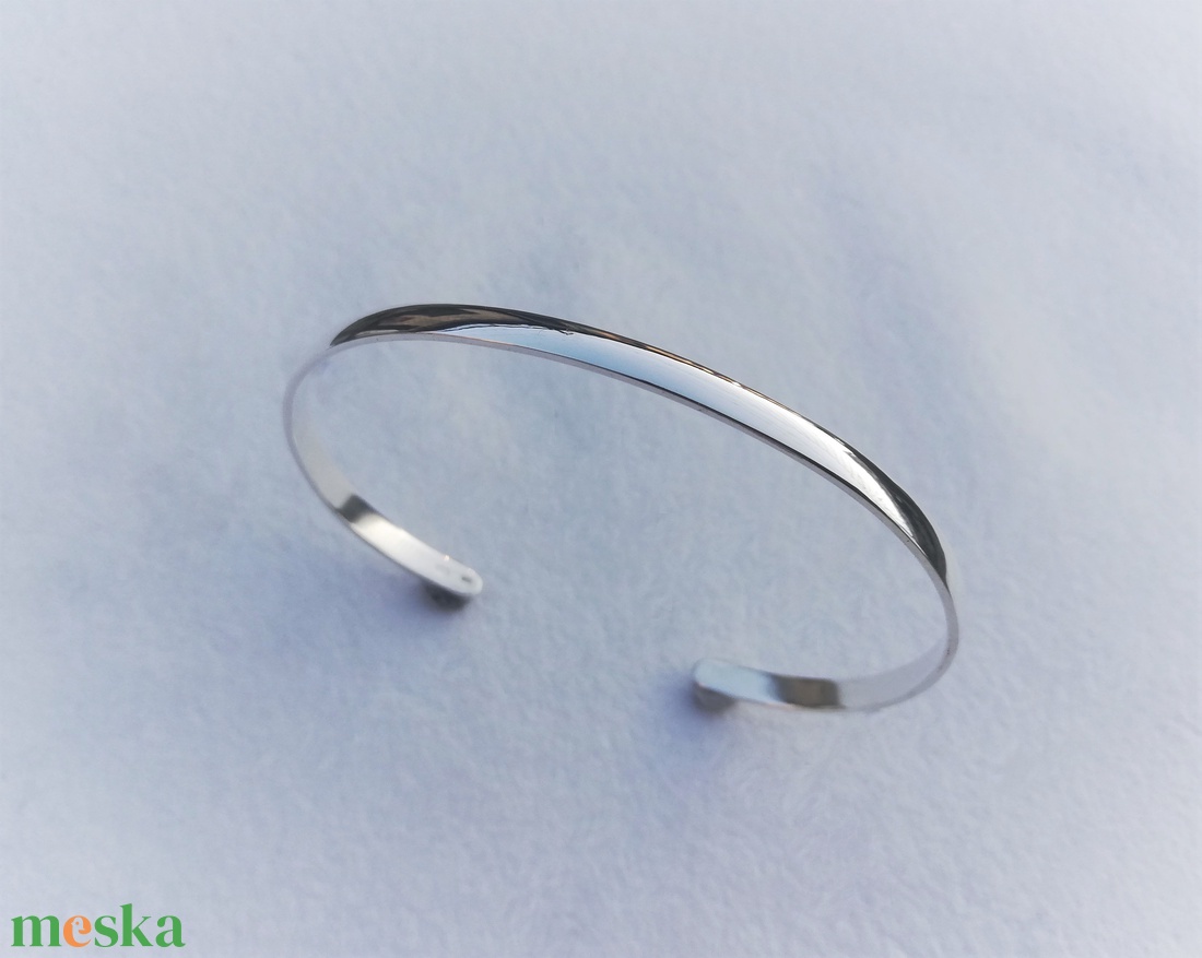 Tükörfényes, domborított ezüst karperec (16 cm-es csuklóra) - ékszer - karkötő - karperec - Meska.hu