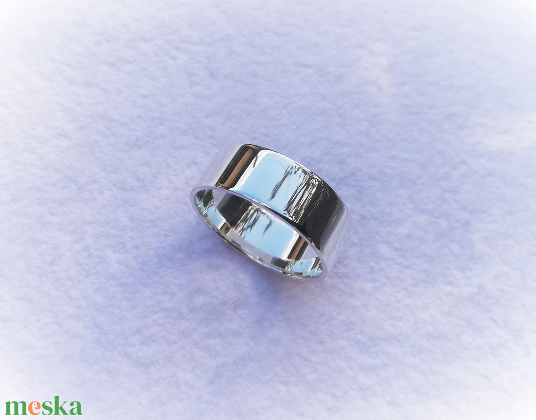 Fényes női ezüst gyűrű (7 mm széles) - ékszer - gyűrű - kerek gyűrű - Meska.hu Fényes női ezüst gyűrű (7 mm széles) - ékszer - gyűrű - kerek gyűrű - Meska.hu