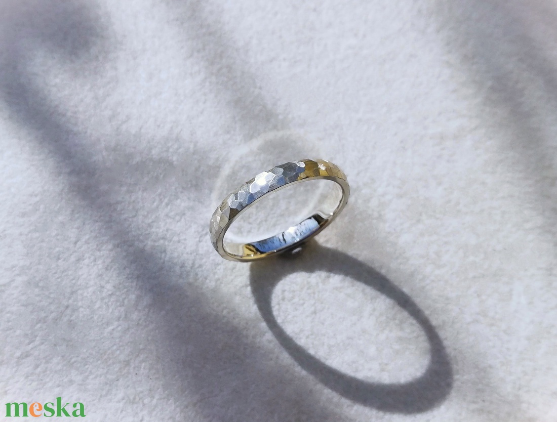 Apró sokszöges fehér arany karikagyűrű (14 K) - esküvő - ékszer - karikagyűrű - Meska.hu Apró sokszöges fehér arany karikagyűrű (14 K) - esküvő - ékszer - karikagyűrű - Meska.hu