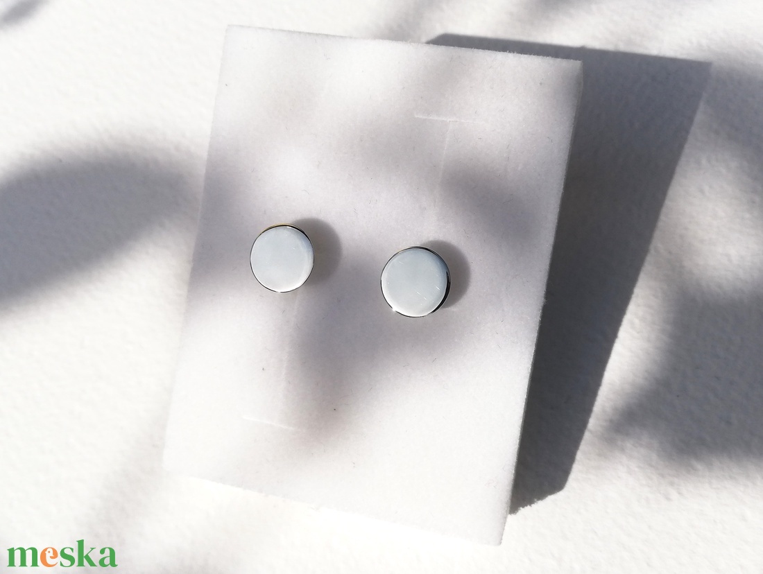 Fényes bedugós ezüst fülbevaló - ékszer - fülbevaló - pötty fülbevaló - Meska.hu