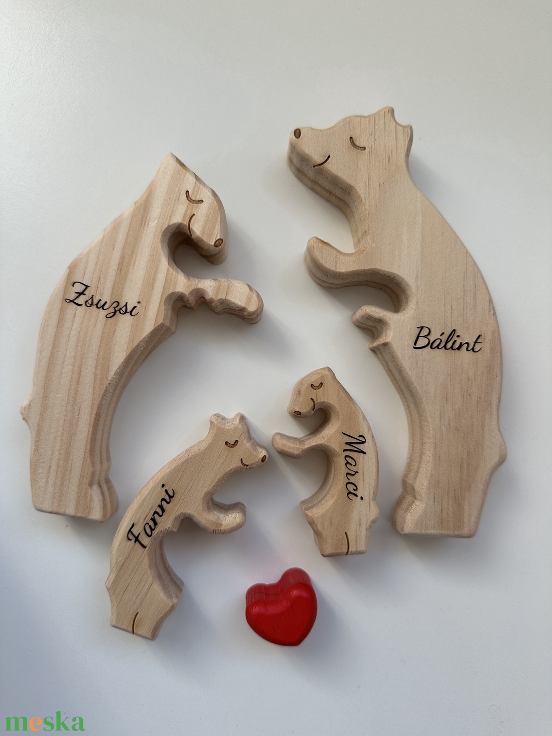 Ölelkező medve család puzzle fa dísz testreszabható nevekkel - otthon & életmód - babaszoba, gyerekszoba - babaszoba dekoráció - Meska.hu