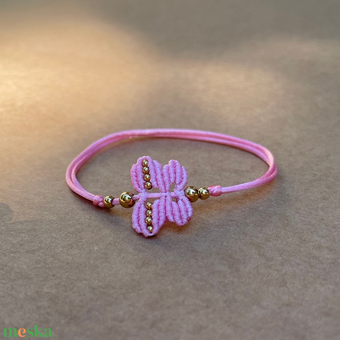 Pink gyöngyös pillangó karkötő - ékszer - karkötő - karkötő medállal - Meska.hu Pink gyöngyös pillangó karkötő - ékszer - karkötő - karkötő medállal - Meska.hu