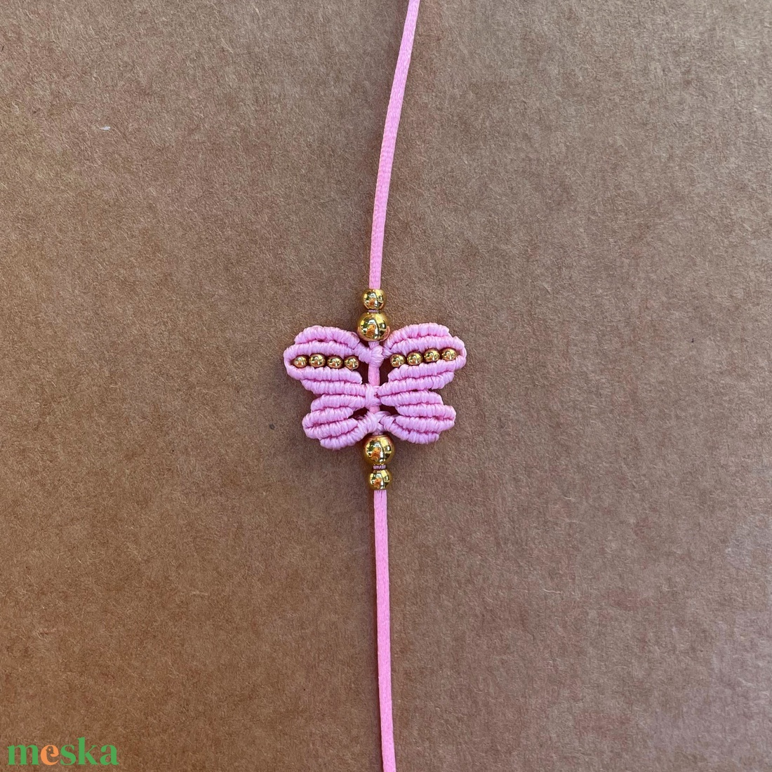 Pink gyöngyös pillangó karkötő - ékszer - karkötő - karkötő medállal - Meska.hu Pink gyöngyös pillangó karkötő - ékszer - karkötő - karkötő medállal - Meska.hu