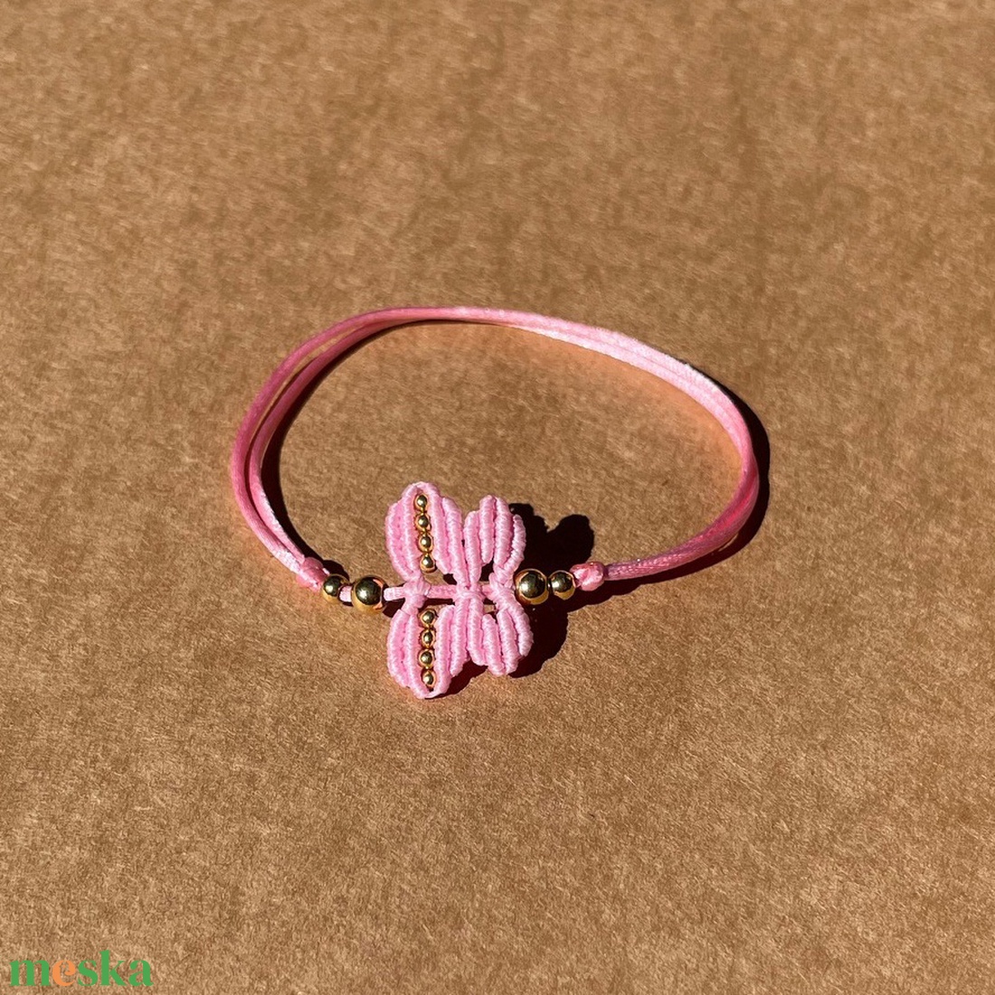 Pink gyöngyös pillangó karkötő - ékszer - karkötő - karkötő medállal - Meska.hu Pink gyöngyös pillangó karkötő - ékszer - karkötő - karkötő medállal - Meska.hu