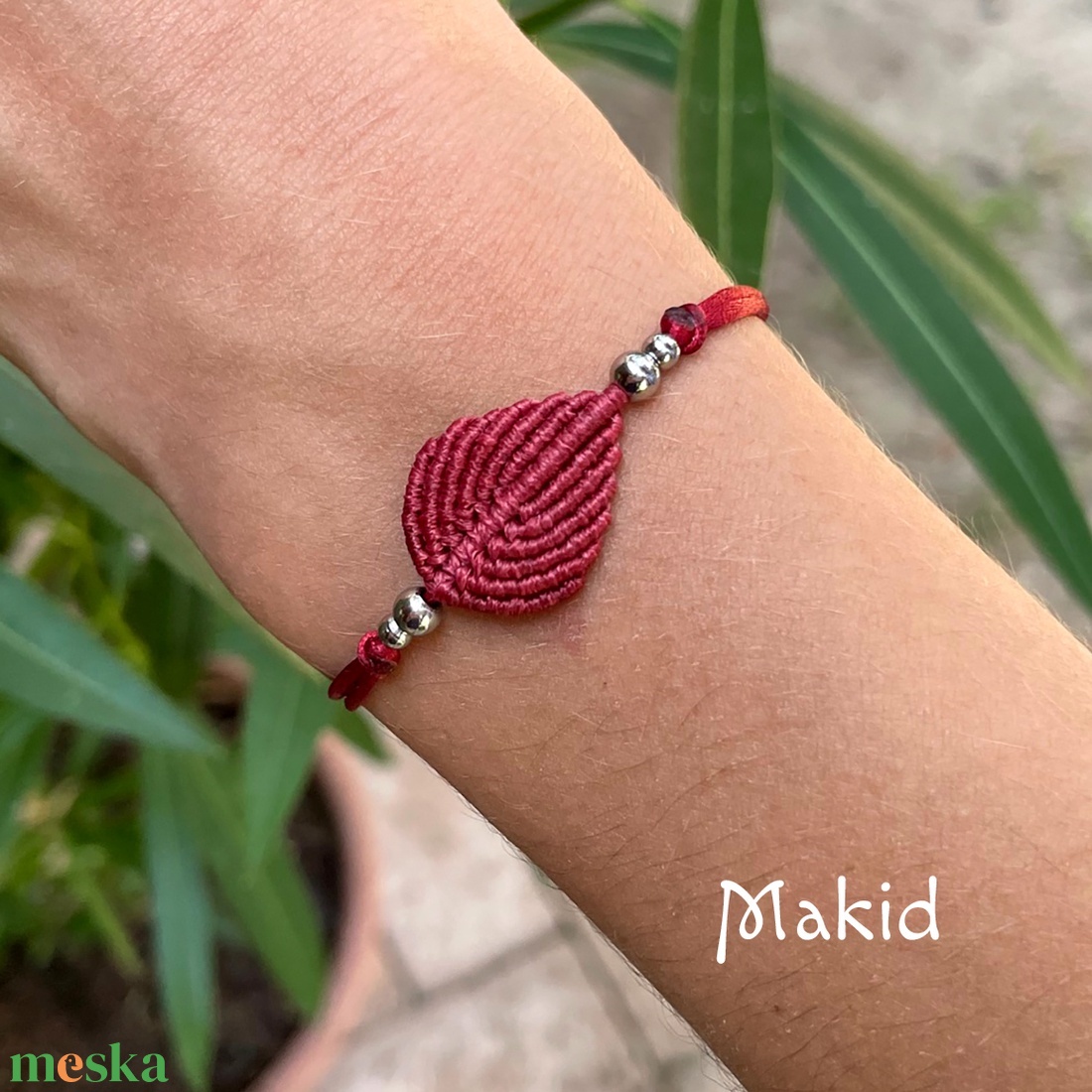 Bordó makramé levél karkötő - ékszer - karkötő - karkötő medállal - Meska.hu Bordó makramé levél karkötő - ékszer - karkötő - karkötő medállal - Meska.hu
