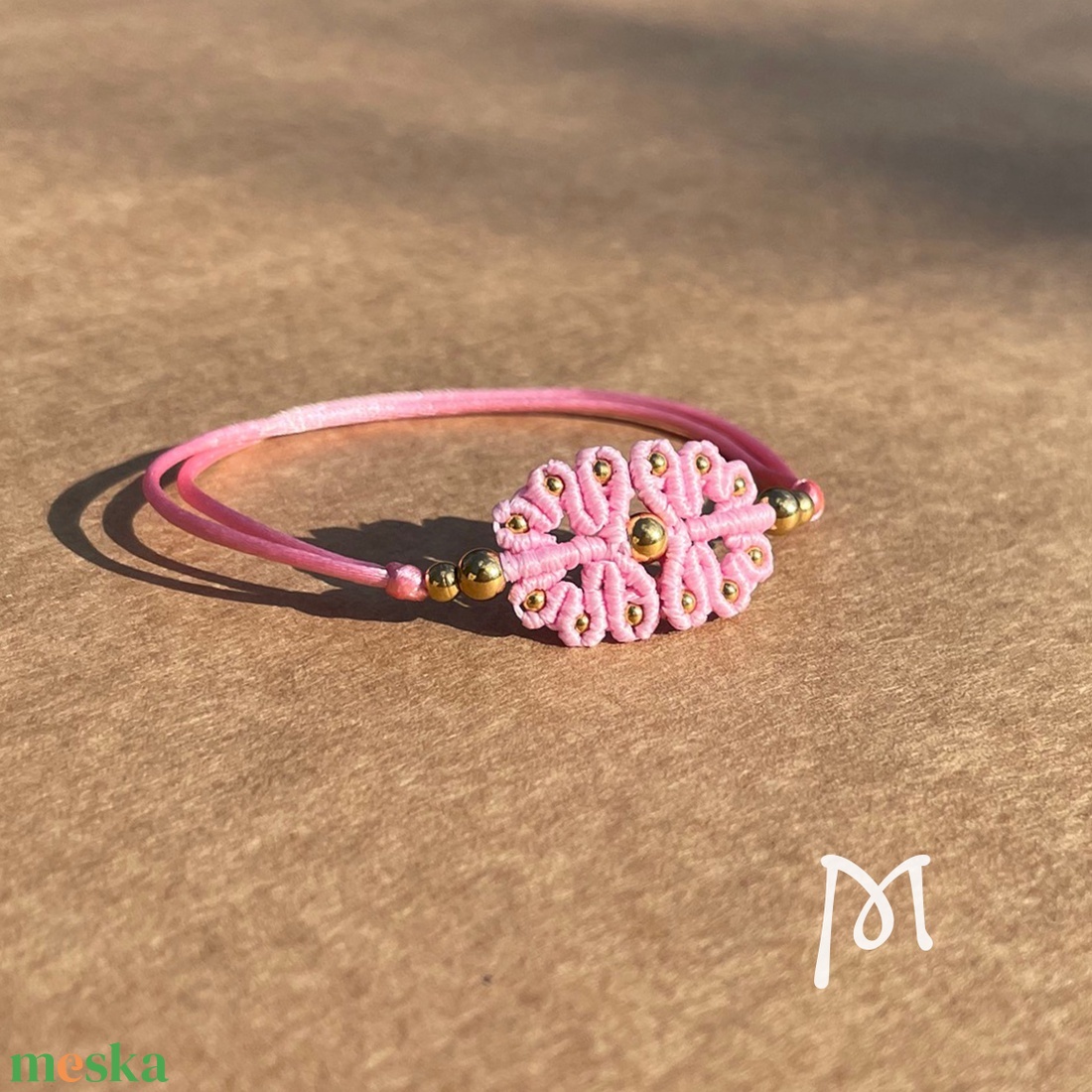 Pink gyöngyös makramé virág karkötő - ékszer - karkötő - karkötő medállal - Meska.hu Pink gyöngyös makramé virág karkötő - ékszer - karkötő - karkötő medállal - Meska.hu