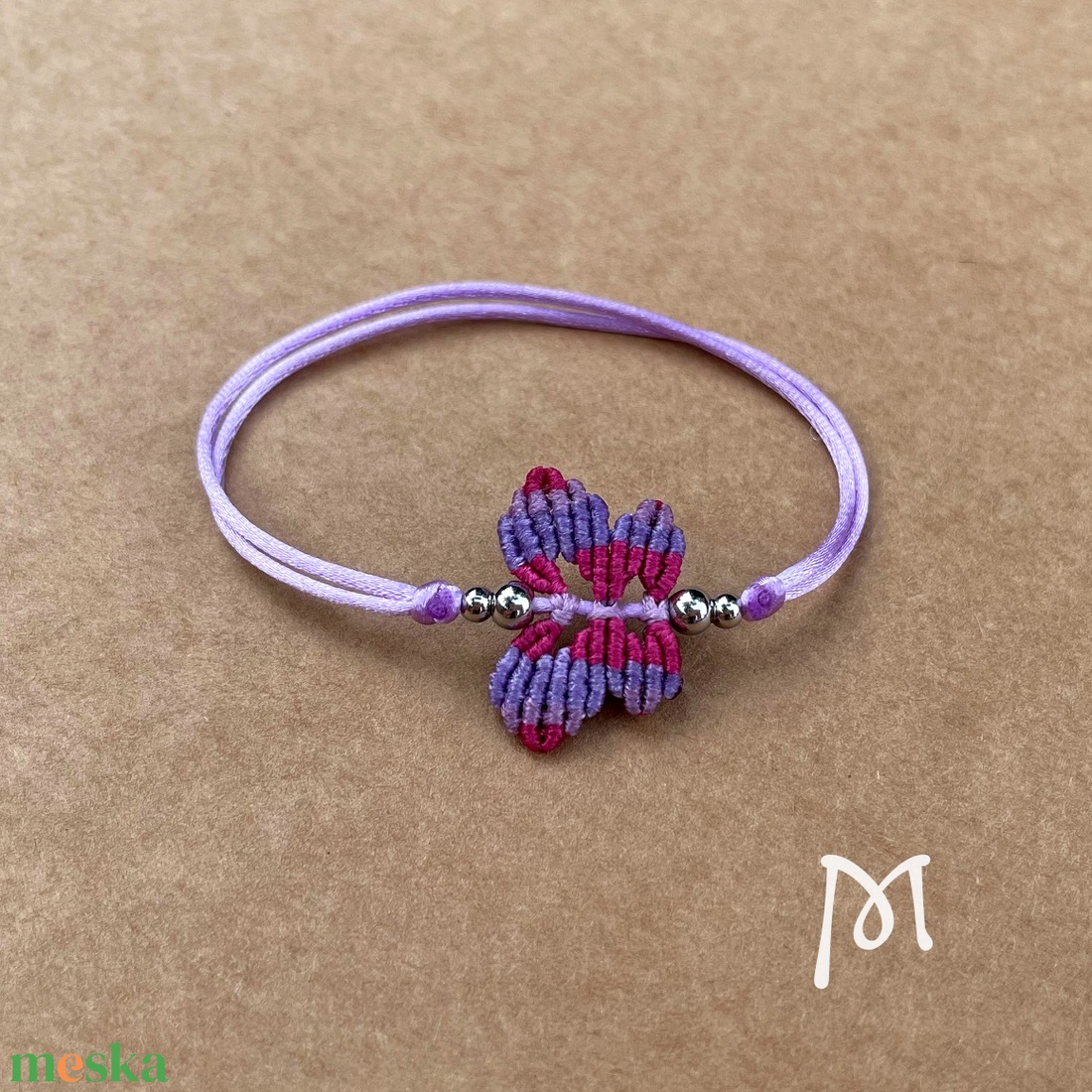 Lila-pink makramé lepke karkötő - ékszer - karkötő - fonott karkötő - Meska.hu Lila-pink makramé lepke karkötő - ékszer - karkötő - fonott karkötő - Meska.hu