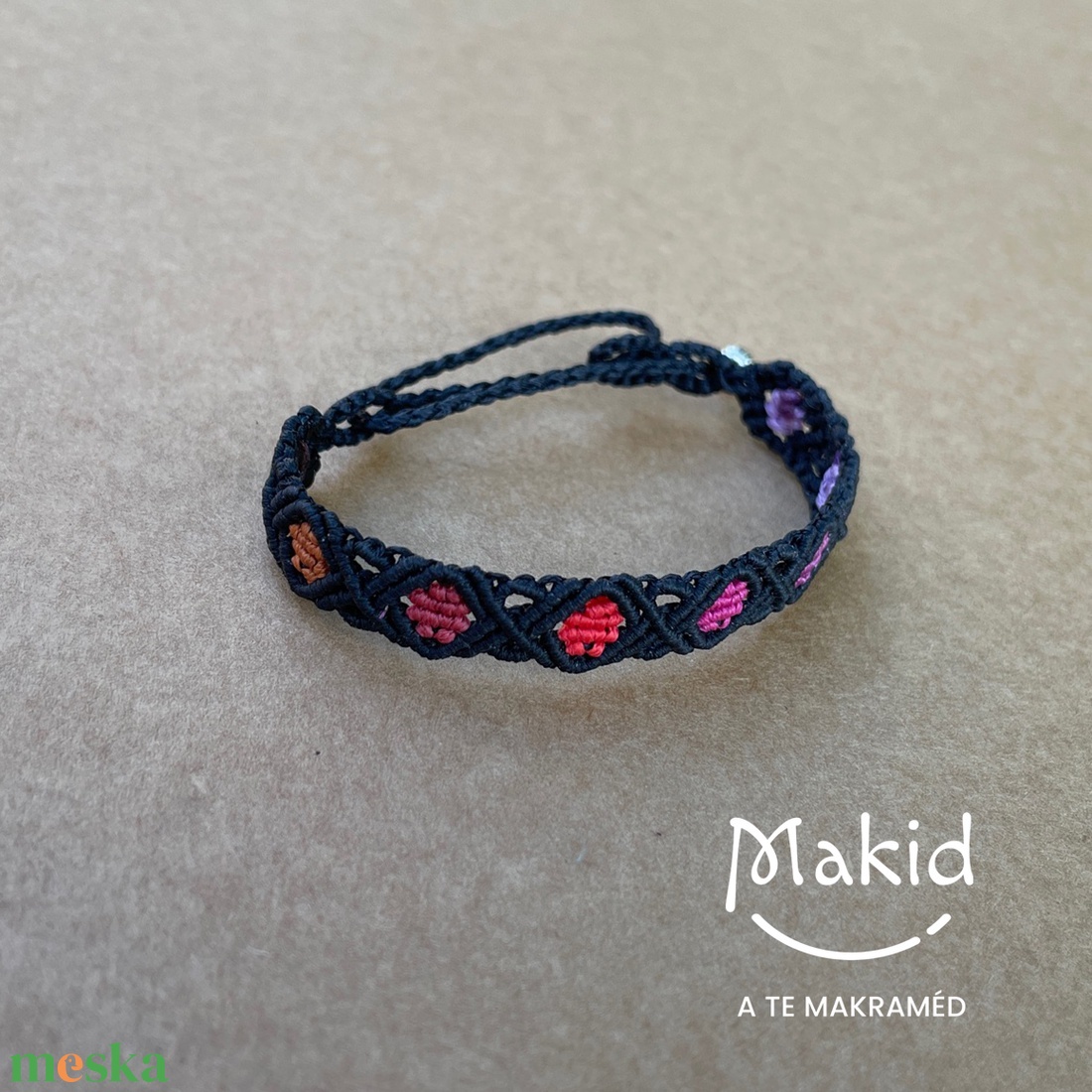 Calypso fekete makramé karkötő - ékszer - karkötő - karkötő medállal - Meska.hu Calypso fekete makramé karkötő - ékszer - karkötő - karkötő medállal - Meska.hu