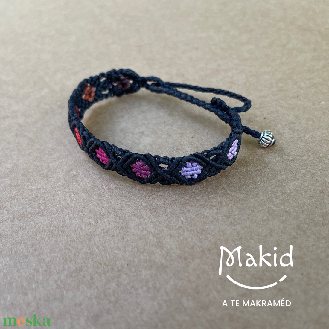 Calypso fekete makramé karkötő - ékszer - karkötő - karkötő medállal - Meska.hu Calypso fekete makramé karkötő - ékszer - karkötő - karkötő medállal - Meska.hu