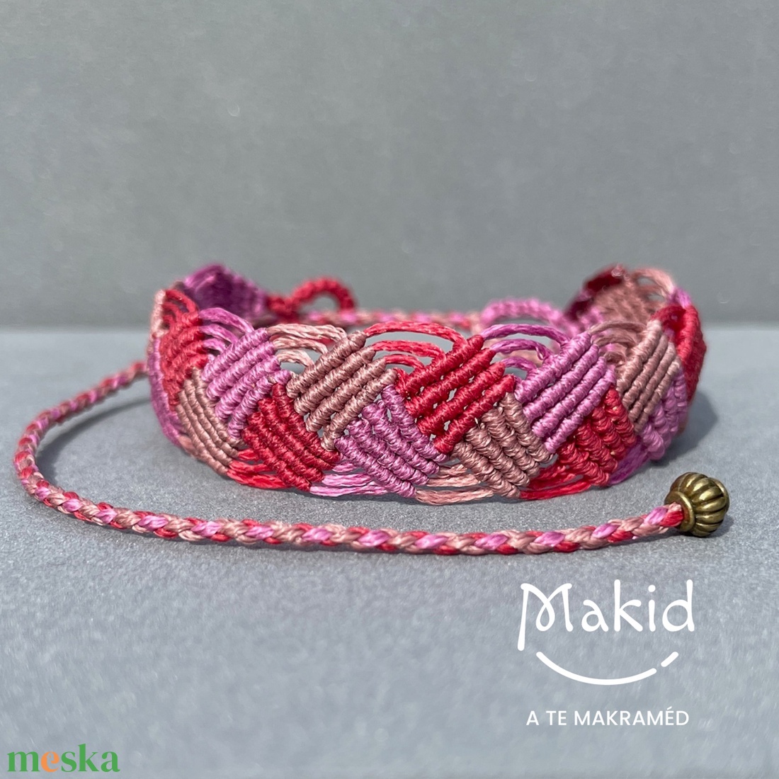 Fonat bordó pink mikromakramé karkötő - ékszer - karkötő - karkötő medállal - Meska.hu