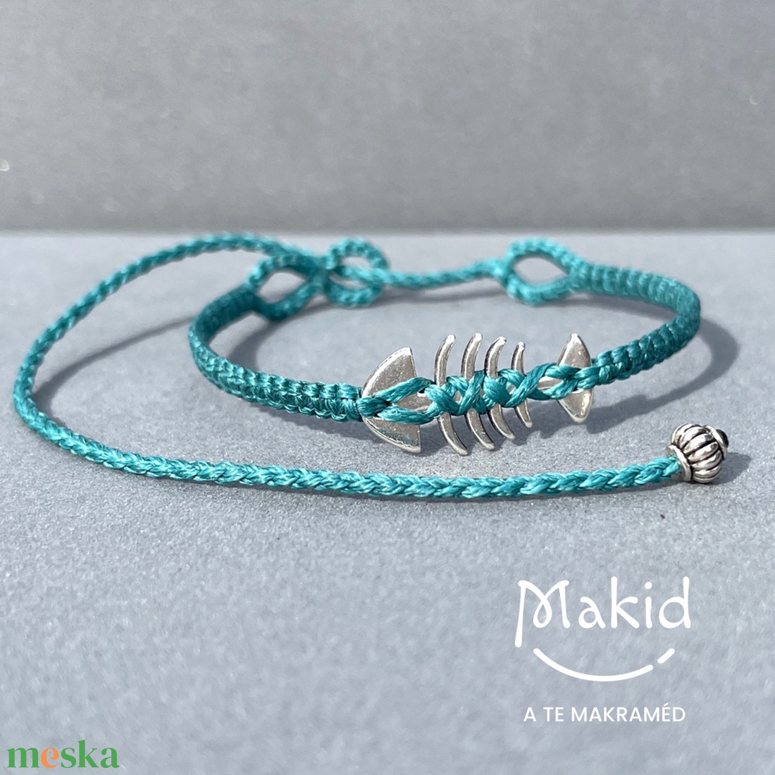 Fishbone türkiz mikromakramé karkötő - ékszer - karkötő - karkötő medállal - Meska.hu Fishbone türkiz mikromakramé karkötő - ékszer - karkötő - karkötő medállal - Meska.hu