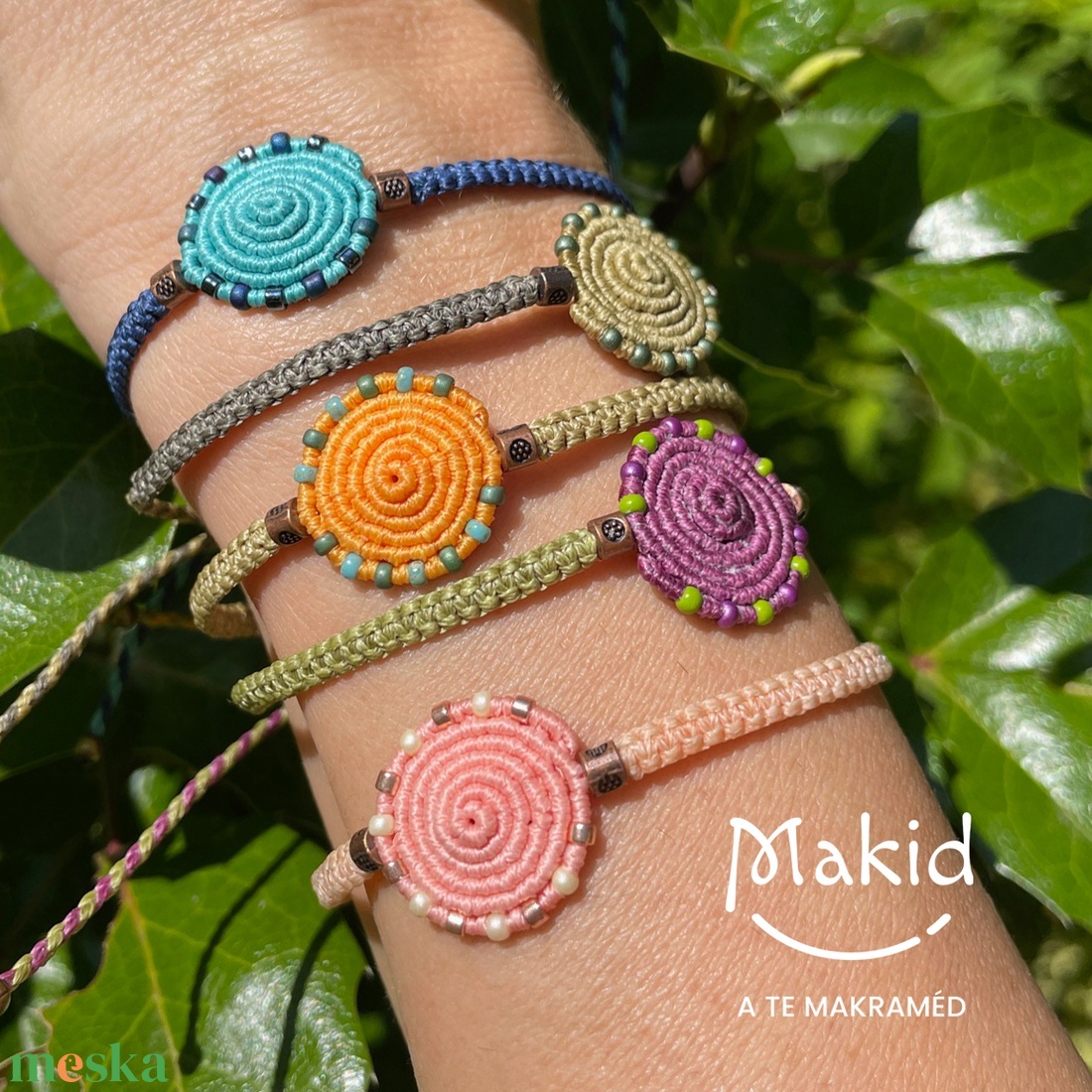 Spirálka mikromakramé karkötő - ékszer - karkötő - karkötő medállal - Meska.hu Spirálka mikromakramé karkötő - ékszer - karkötő - karkötő medállal - Meska.hu