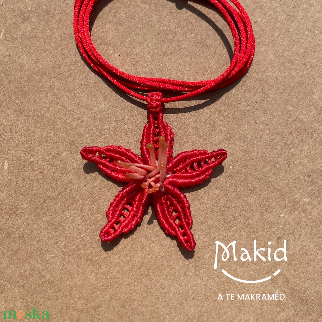Liliom piros mikromakramé medál - ékszer - nyaklánc - medál - Meska.hu Liliom piros mikromakramé medál - ékszer - nyaklánc - medál - Meska.hu