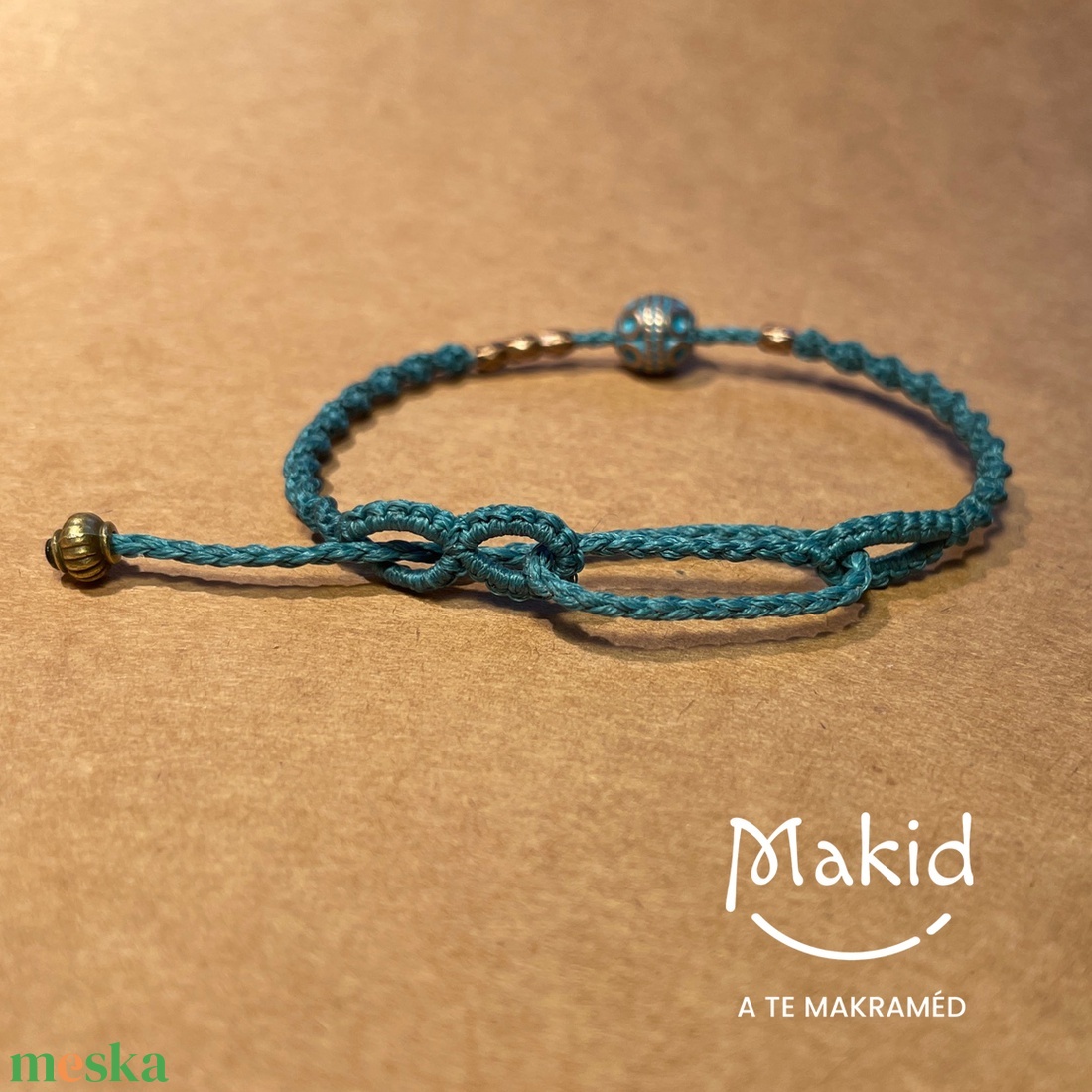 Klio mikromakramé karkötő - ékszer - karkötő - karkötő medállal - Meska.hu