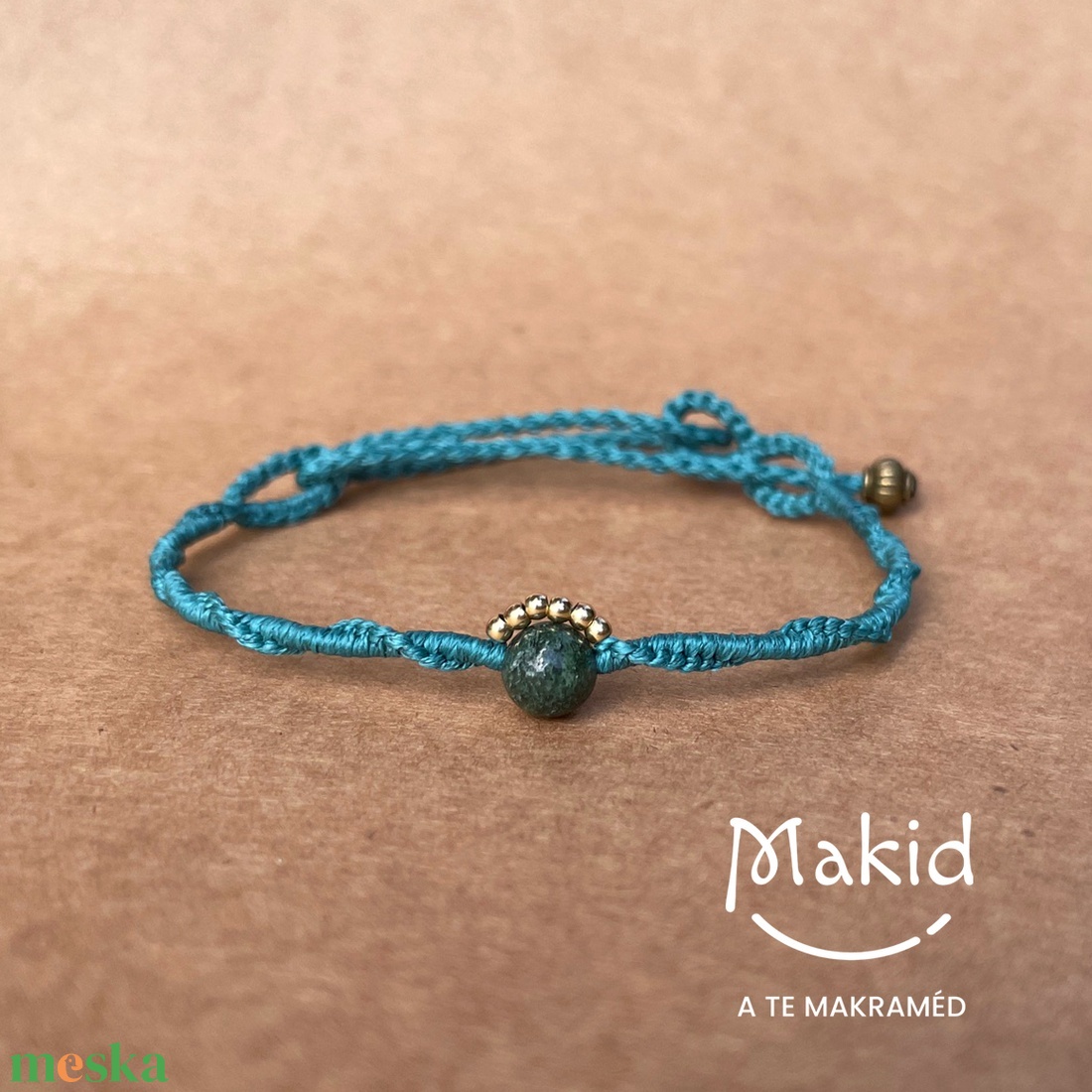 Csavarfonat mikromakramé karkötő - ékszer - karkötő - karkötő medállal - Meska.hu