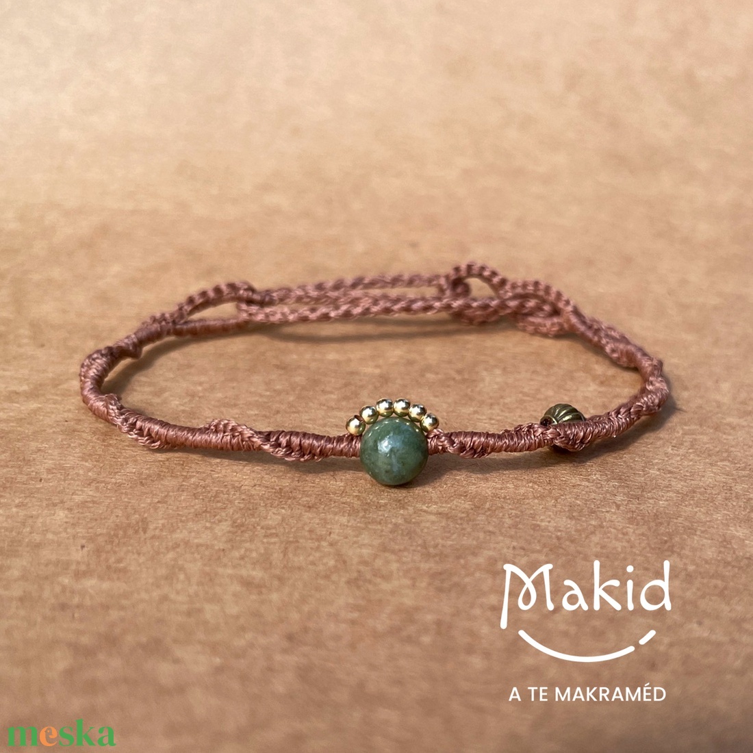 Csavarfonat mikromakramé karkötő - ékszer - karkötő - karkötő medállal - Meska.hu