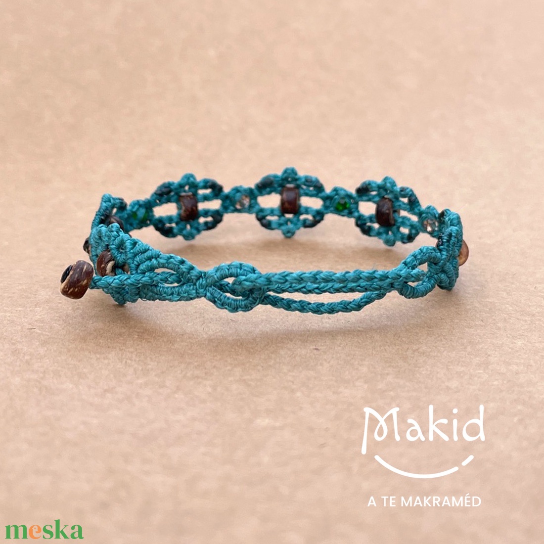 Kelta hangulatú mikromakramé karkötő - ékszer - karkötő - karkötő medállal - Meska.hu