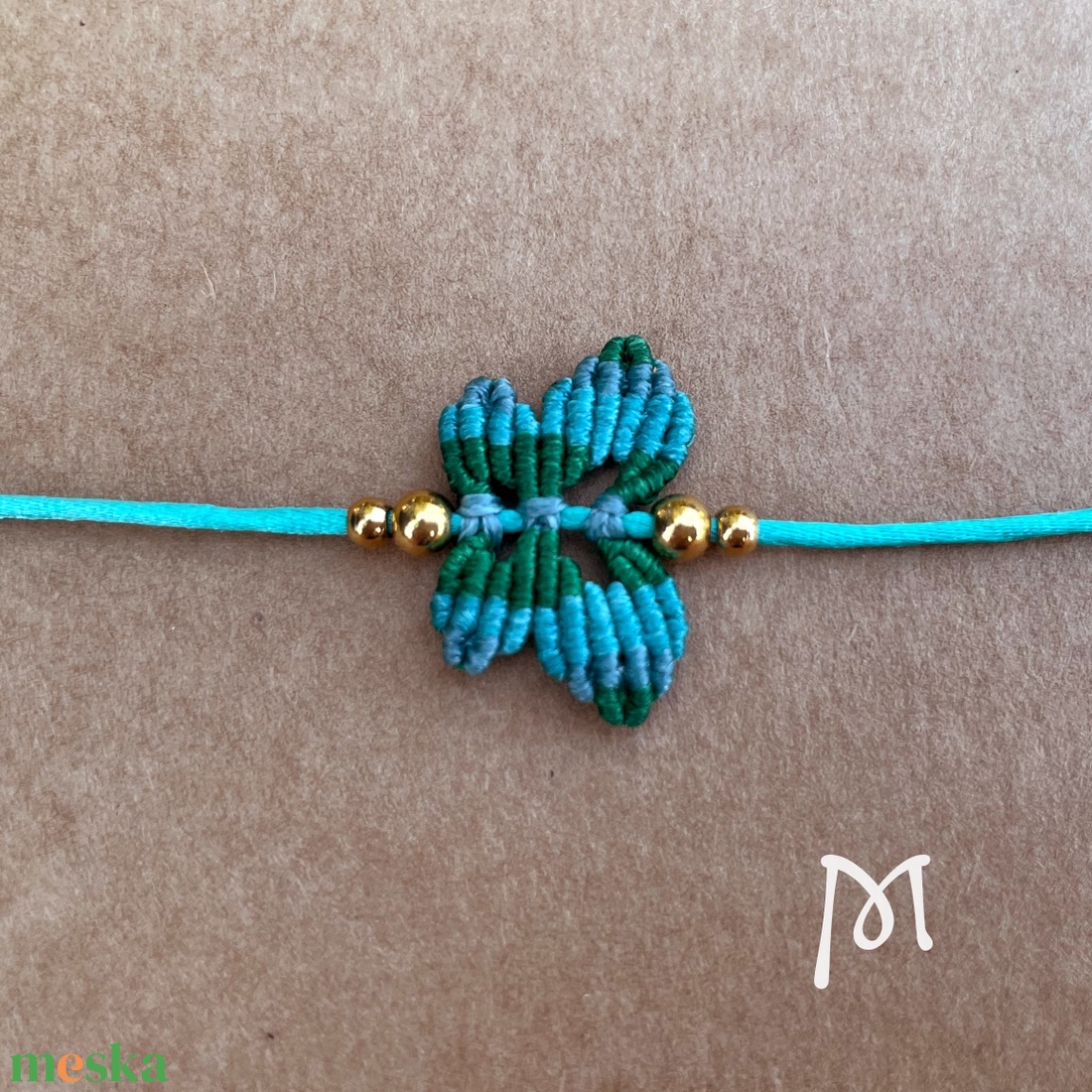Menta makramé lepke karkötő - ékszer - karkötő - fonott karkötő - Meska.hu